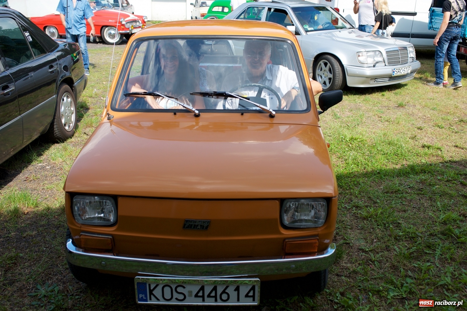 Zdjęcie w galerii na portalu naszraciborz.pl: W Zabełkowie i Tworkowie pokaz historii motoryzacji [FOTO i WIDEO] wiadomości z regionu