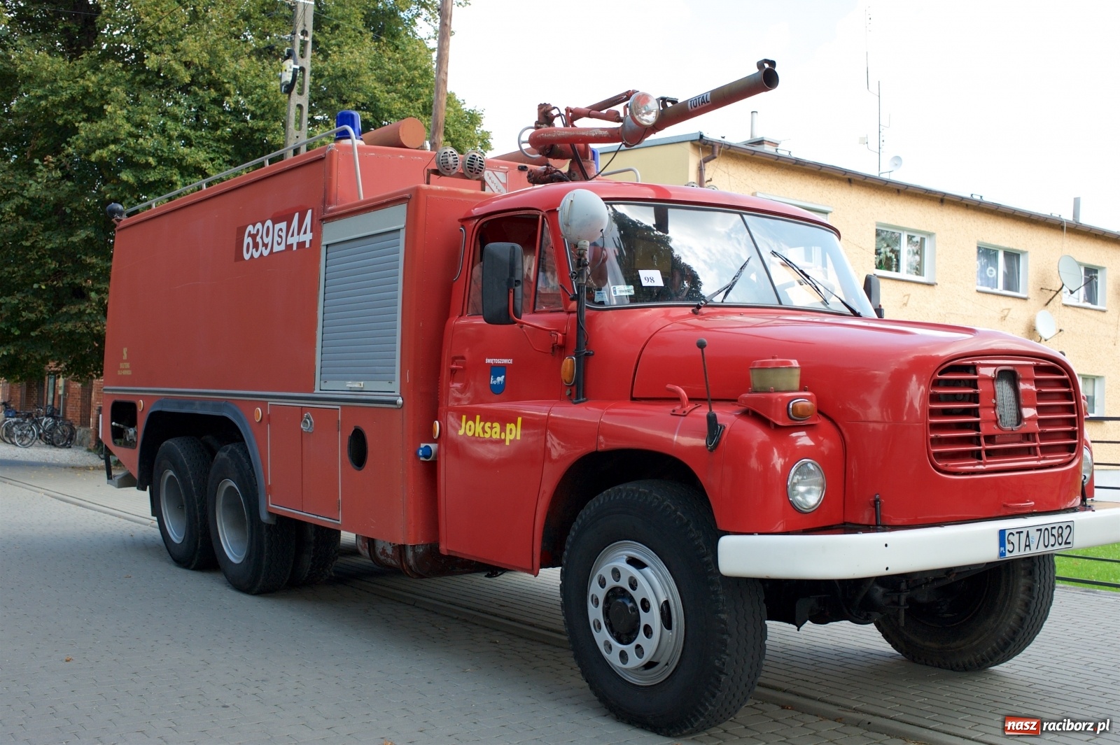 Zdjęcie w galerii na portalu naszraciborz.pl: W Zabełkowie i Tworkowie pokaz historii motoryzacji [FOTO i WIDEO] wiadomości z regionu