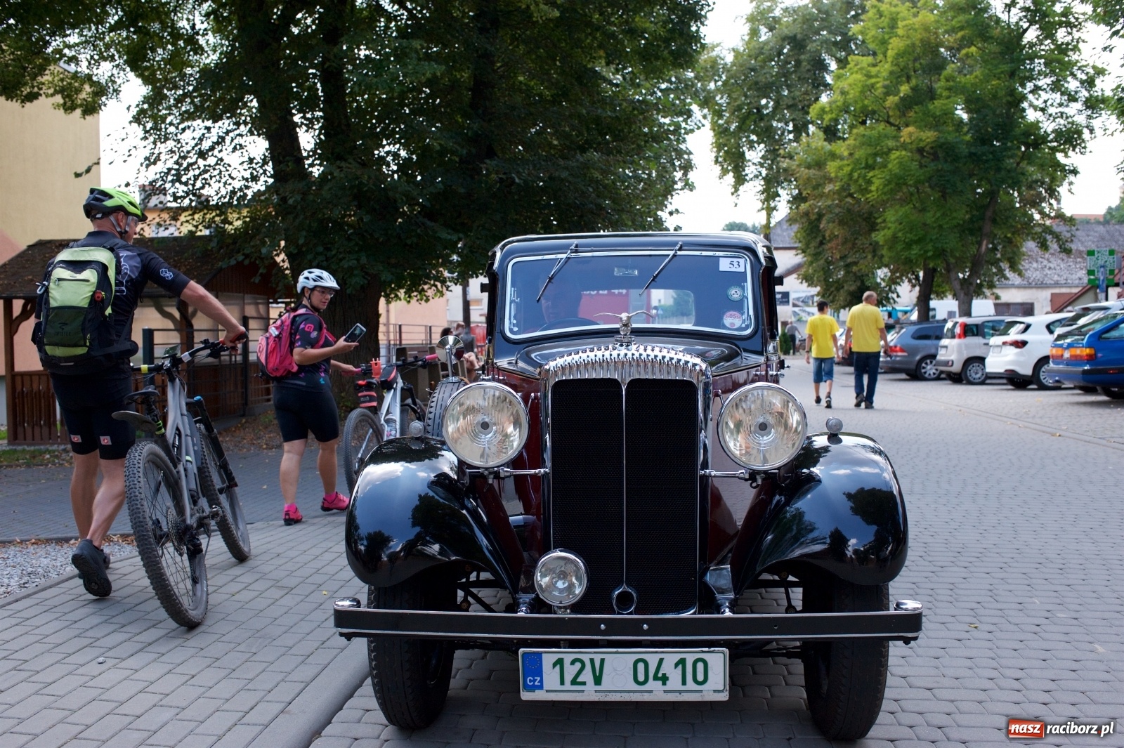 Zdjęcie w galerii na portalu naszraciborz.pl: W Zabełkowie i Tworkowie pokaz historii motoryzacji [FOTO i WIDEO] wiadomości z regionu