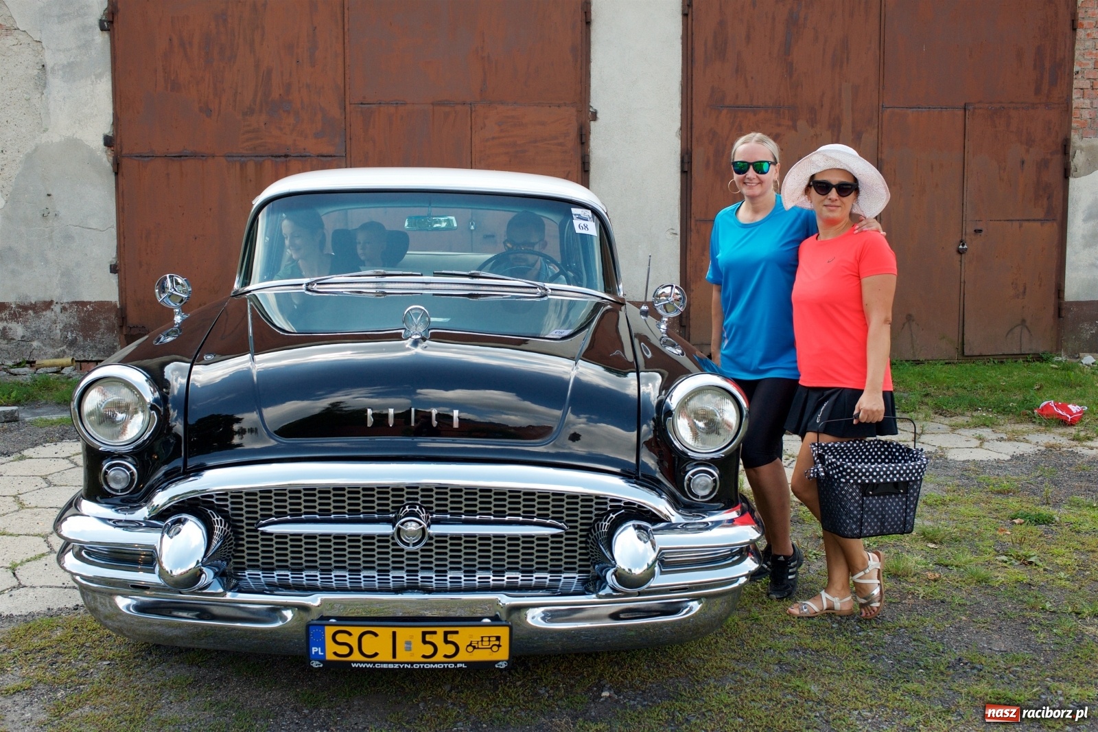 Zdjęcie w galerii na portalu naszraciborz.pl: W Zabełkowie i Tworkowie pokaz historii motoryzacji [FOTO i WIDEO] wiadomości z regionu