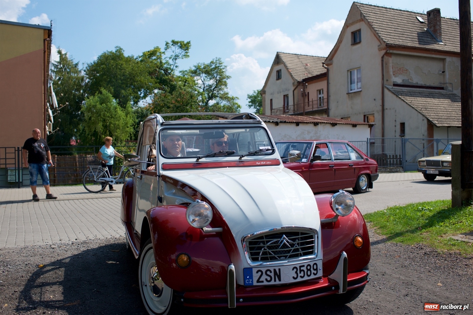Zdjęcie w galerii na portalu naszraciborz.pl: W Zabełkowie i Tworkowie pokaz historii motoryzacji [FOTO i WIDEO] wiadomości z regionu