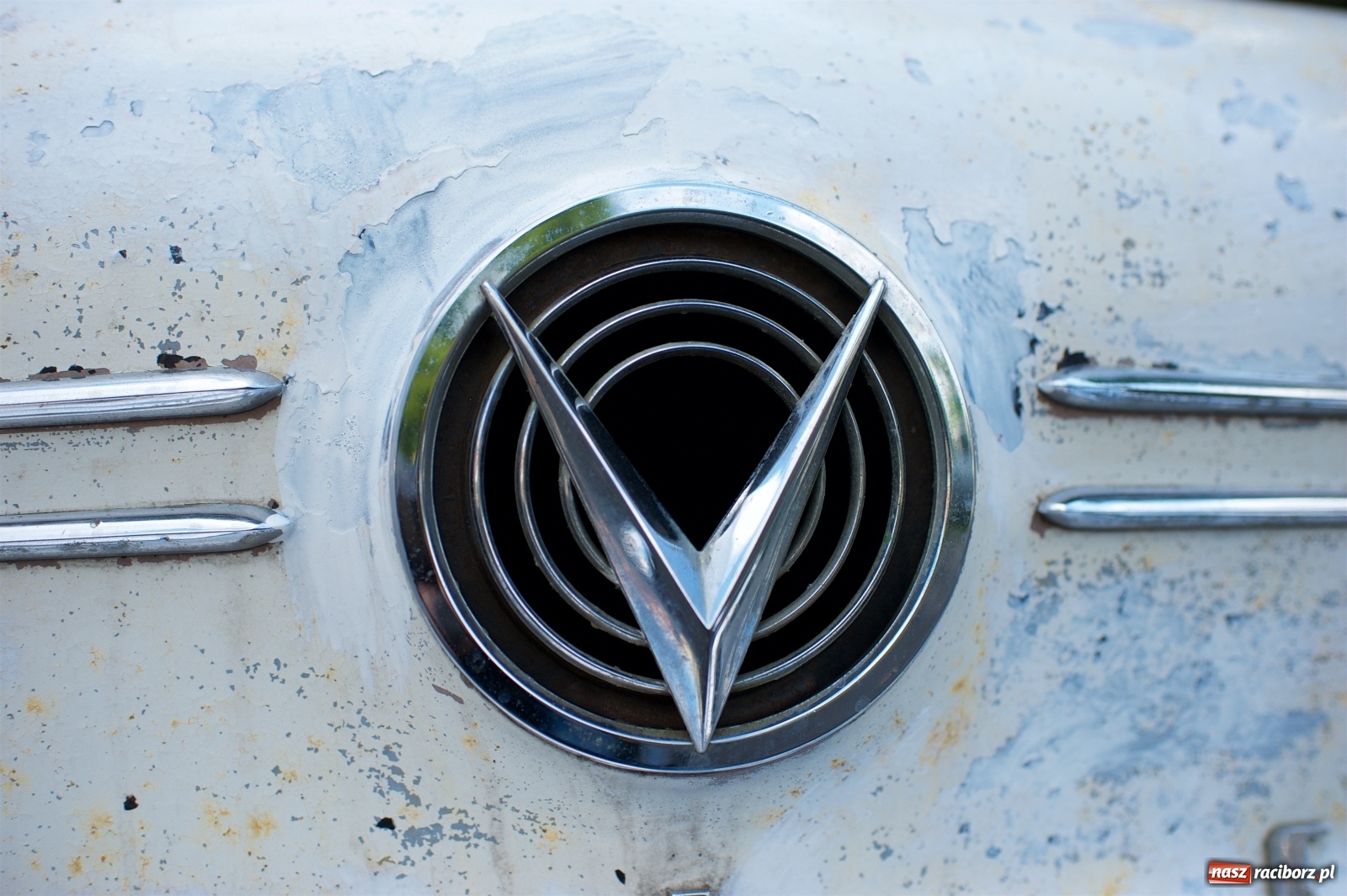 Zdjęcie w galerii na portalu naszraciborz.pl: W Zabełkowie i Tworkowie pokaz historii motoryzacji [FOTO i WIDEO] wiadomości z regionu