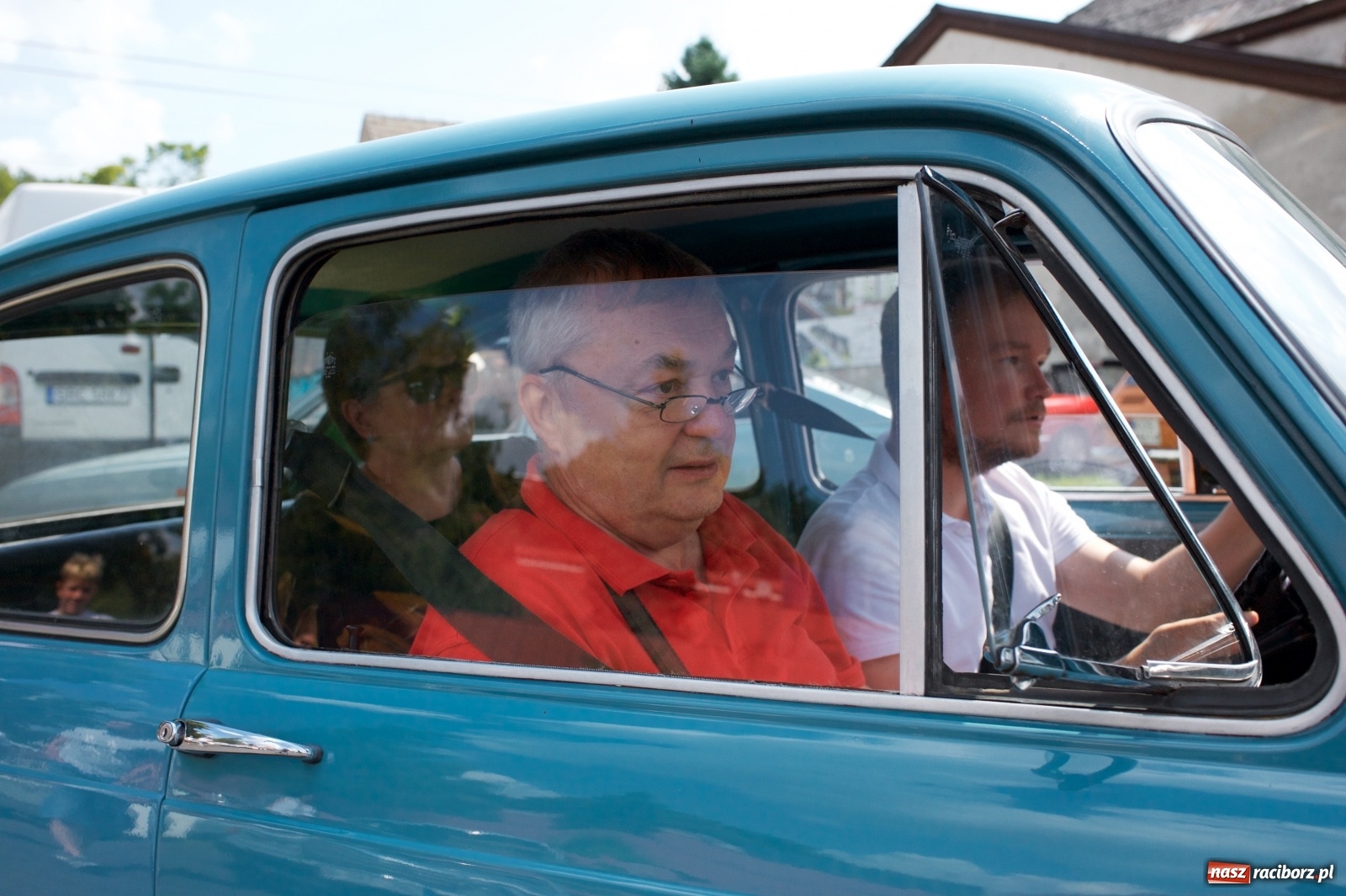 Zdjęcie w galerii na portalu naszraciborz.pl: W Zabełkowie i Tworkowie pokaz historii motoryzacji [FOTO i WIDEO] wiadomości z regionu