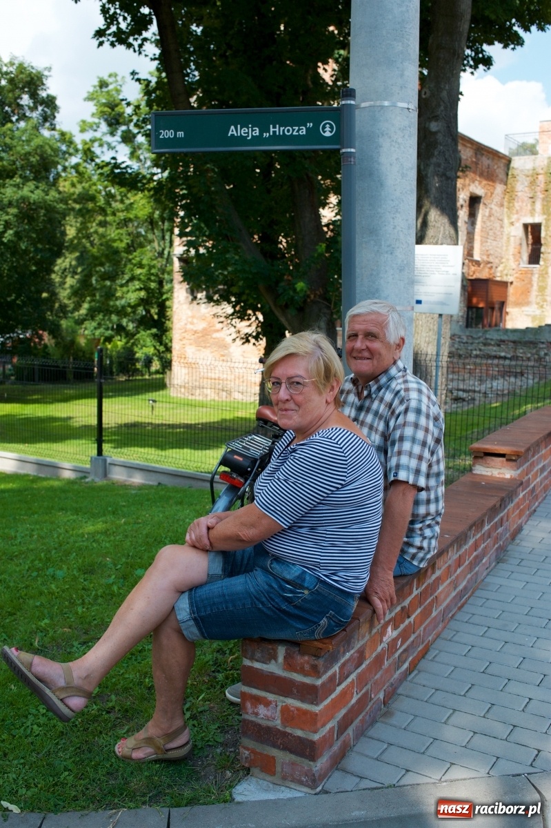 Zdjęcie w galerii na portalu naszraciborz.pl: W Zabełkowie i Tworkowie pokaz historii motoryzacji [FOTO i WIDEO] wiadomości z regionu