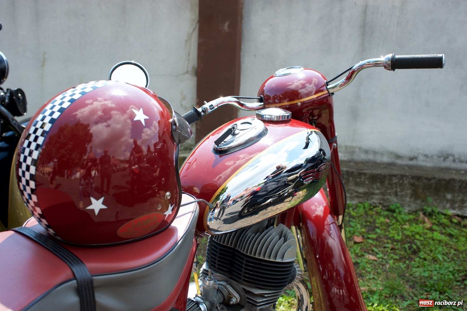 Zdjęcie w galerii na portalu naszraciborz.pl: W Zabełkowie i Tworkowie pokaz historii motoryzacji [FOTO i WIDEO] wiadomości z regionu