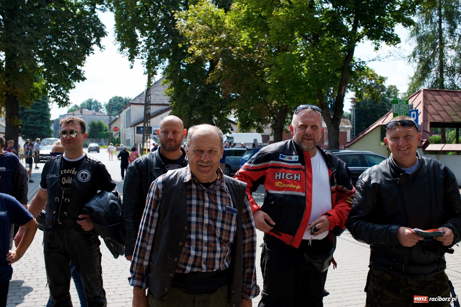 Zdjęcie w galerii na portalu naszraciborz.pl: W Zabełkowie i Tworkowie pokaz historii motoryzacji [FOTO i WIDEO] wiadomości z regionu