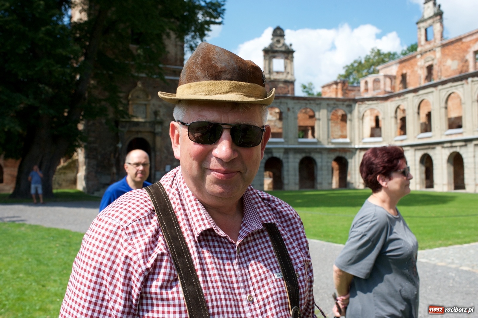Zdjęcie w galerii na portalu naszraciborz.pl: W Zabełkowie i Tworkowie pokaz historii motoryzacji [FOTO i WIDEO] wiadomości z regionu