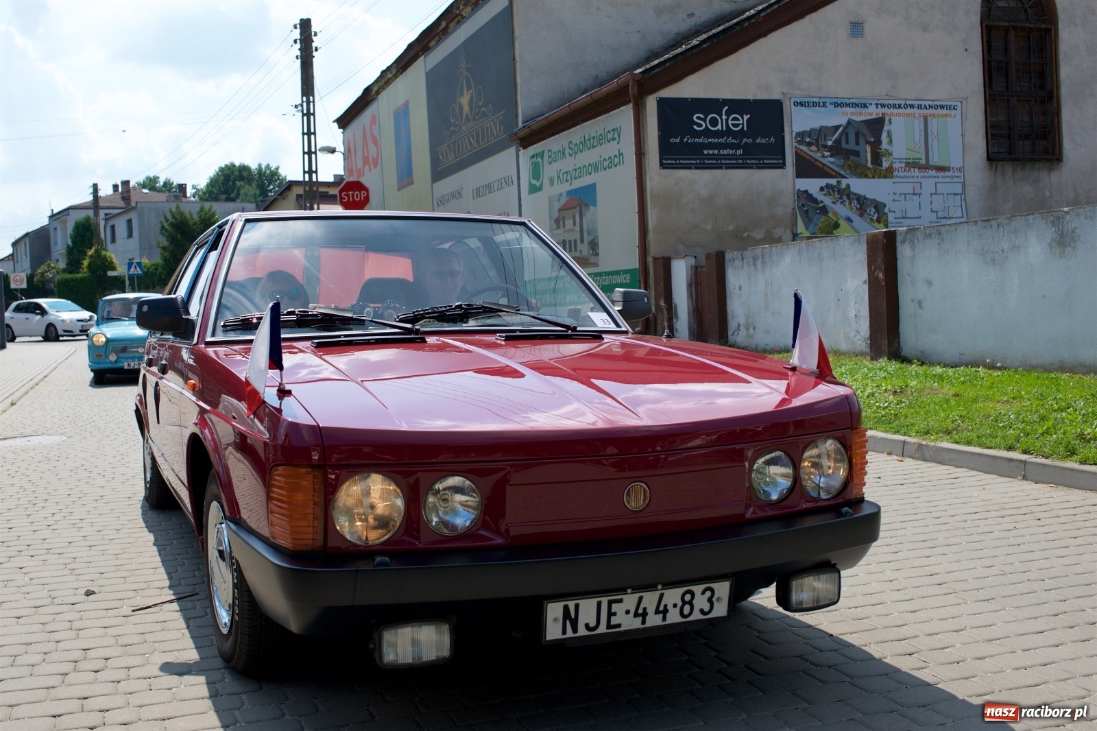 Zdjęcie w galerii na portalu naszraciborz.pl: W Zabełkowie i Tworkowie pokaz historii motoryzacji [FOTO i WIDEO] wiadomości z regionu