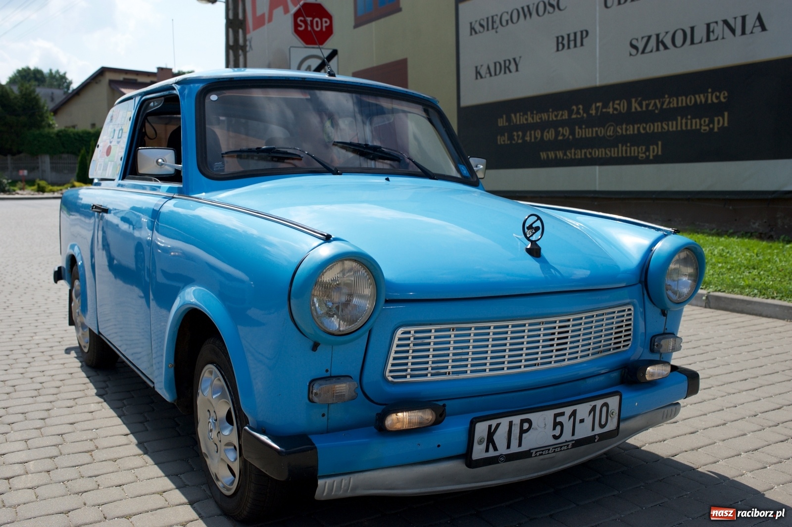 Zdjęcie w galerii na portalu naszraciborz.pl: W Zabełkowie i Tworkowie pokaz historii motoryzacji [FOTO i WIDEO] wiadomości z regionu