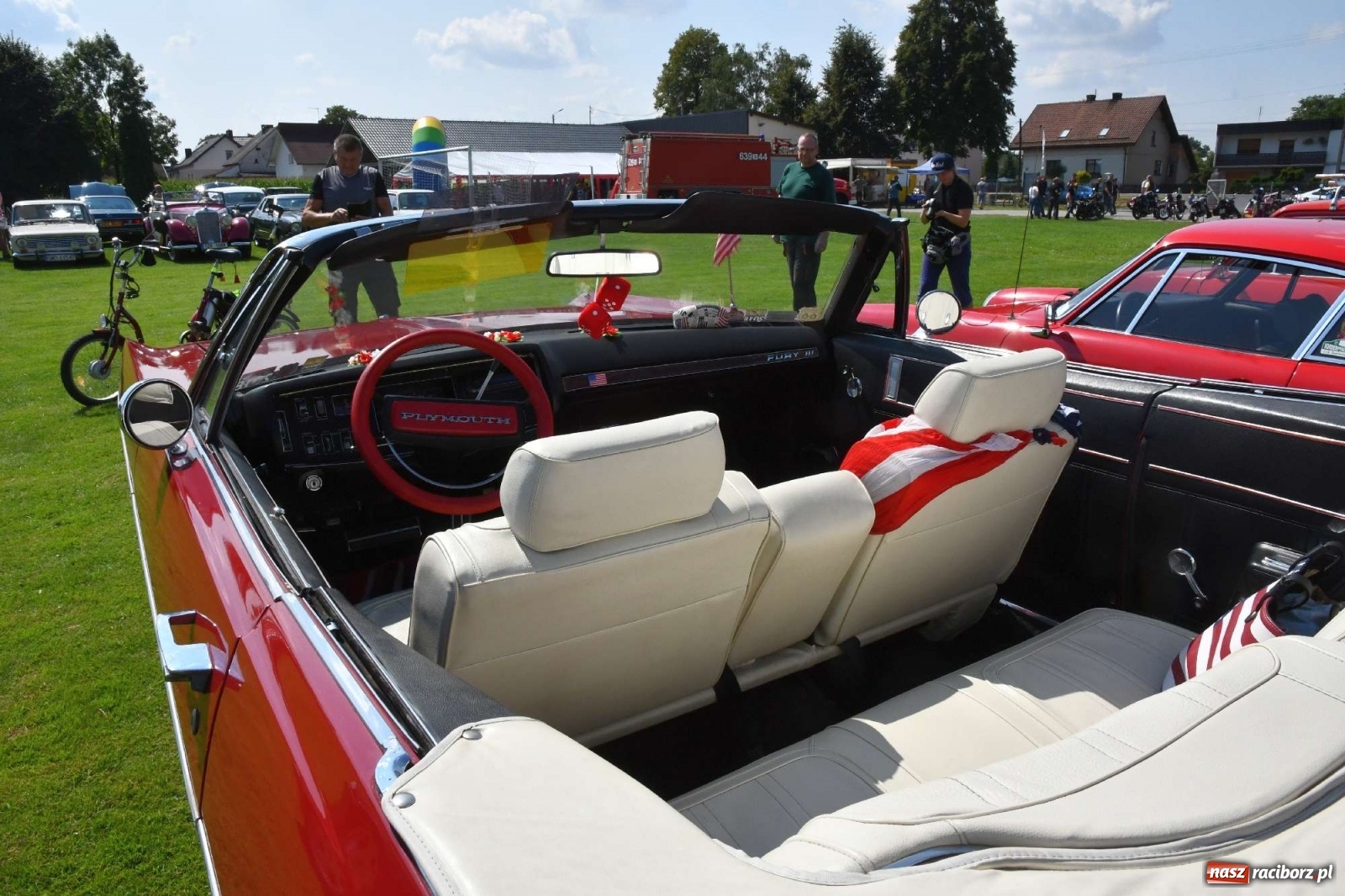 Zdjęcie w galerii na portalu naszraciborz.pl: W Zabełkowie i Tworkowie pokaz historii motoryzacji [FOTO i WIDEO] wiadomości z regionu