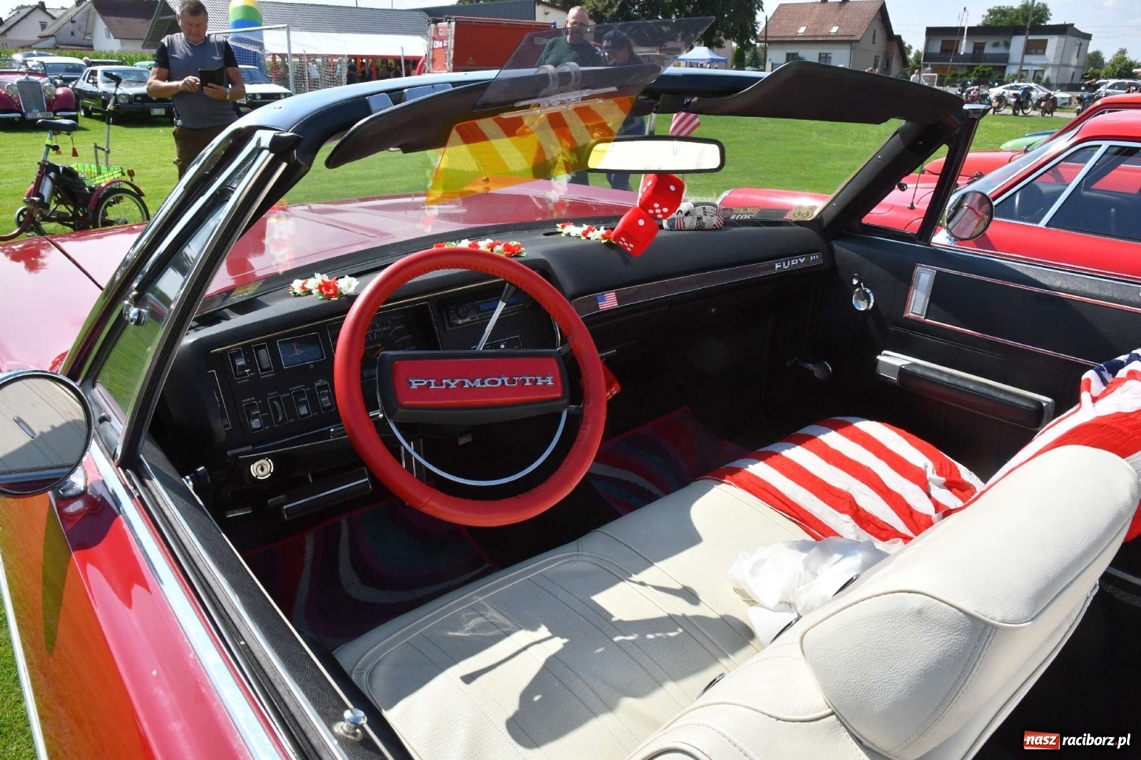 Zdjęcie w galerii na portalu naszraciborz.pl: W Zabełkowie i Tworkowie pokaz historii motoryzacji [FOTO i WIDEO] wiadomości z regionu