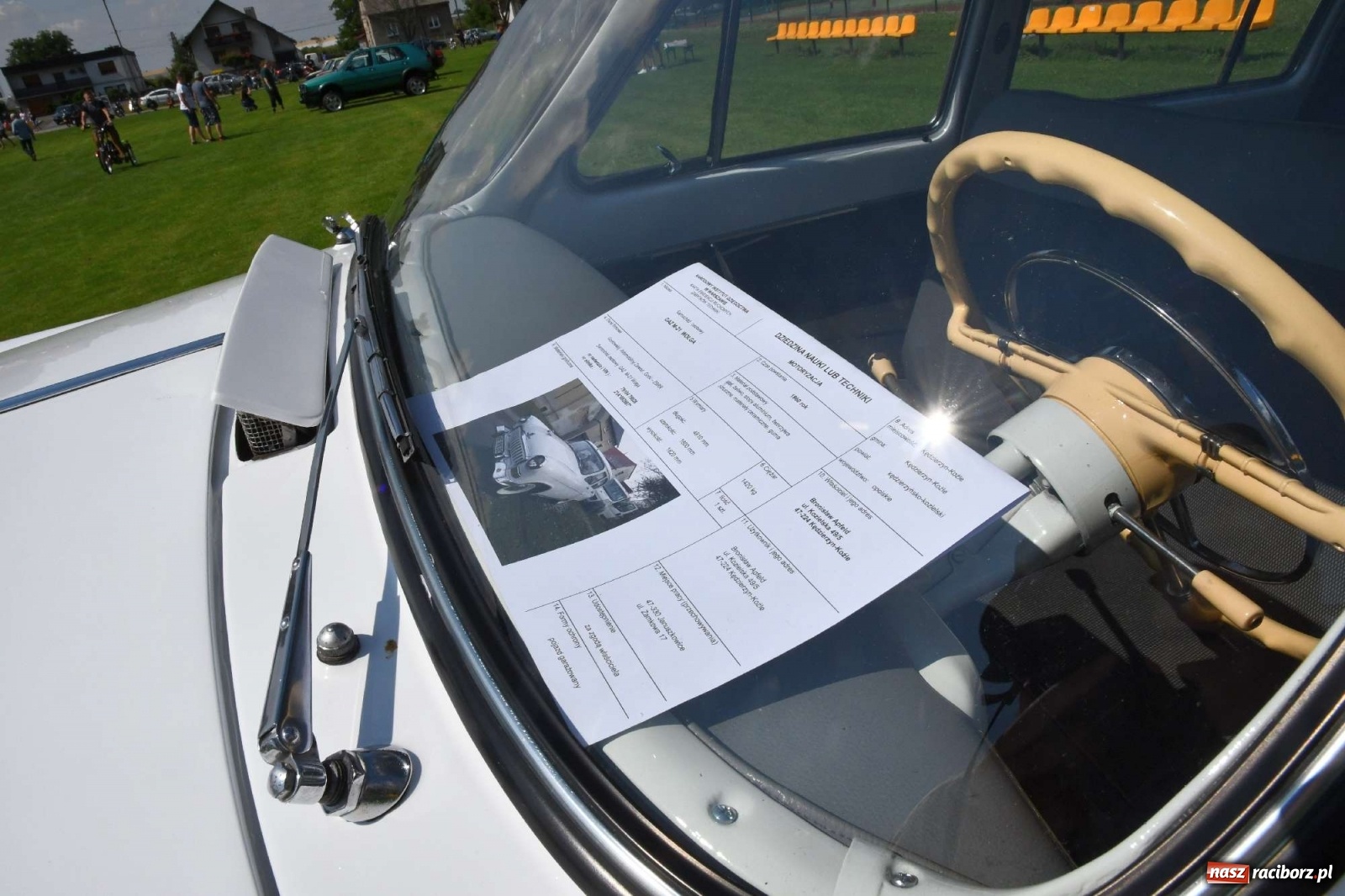 Zdjęcie w galerii na portalu naszraciborz.pl: W Zabełkowie i Tworkowie pokaz historii motoryzacji [FOTO i WIDEO] wiadomości z regionu