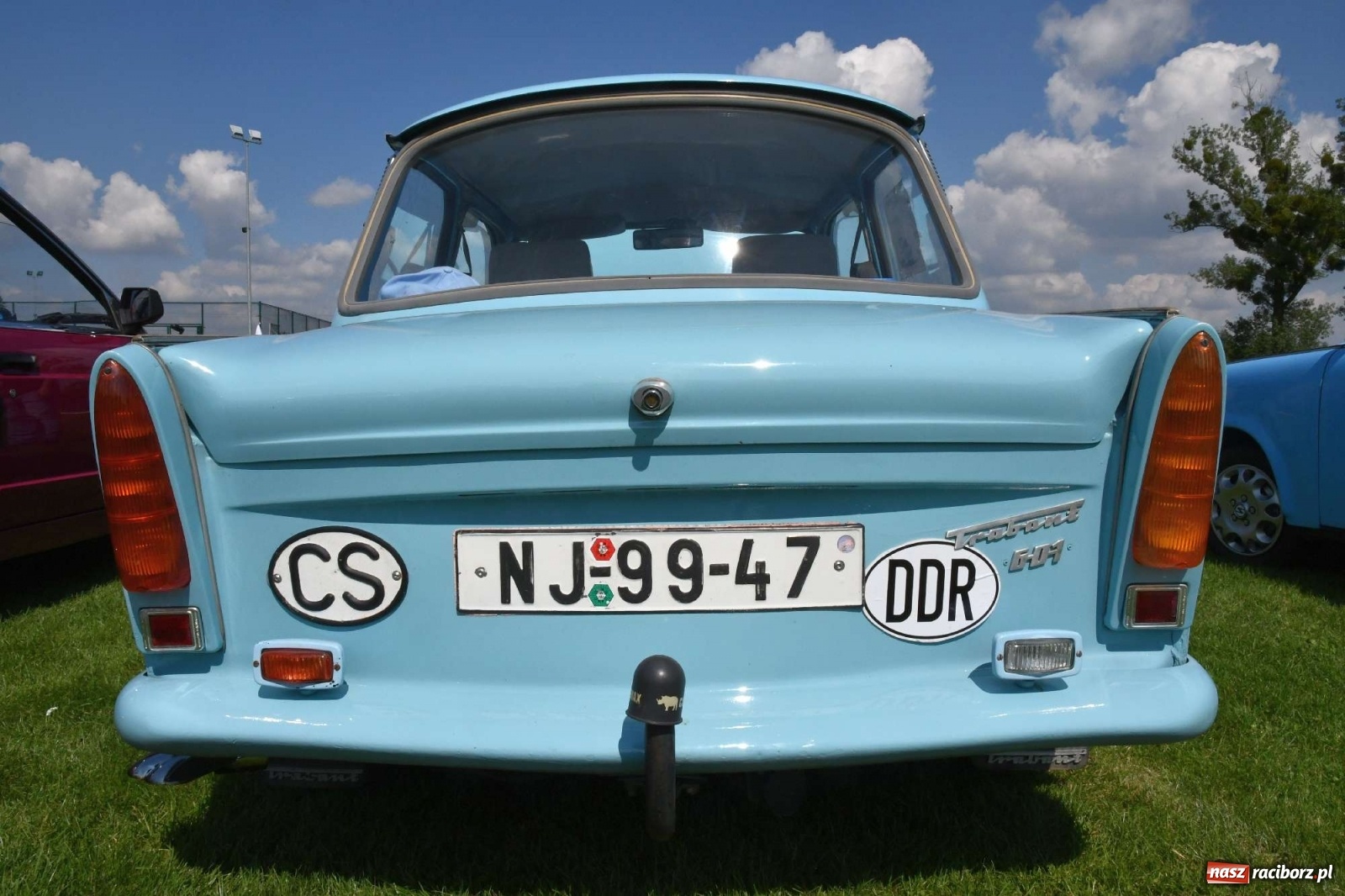 Zdjęcie w galerii na portalu naszraciborz.pl: W Zabełkowie i Tworkowie pokaz historii motoryzacji [FOTO i WIDEO] wiadomości z regionu