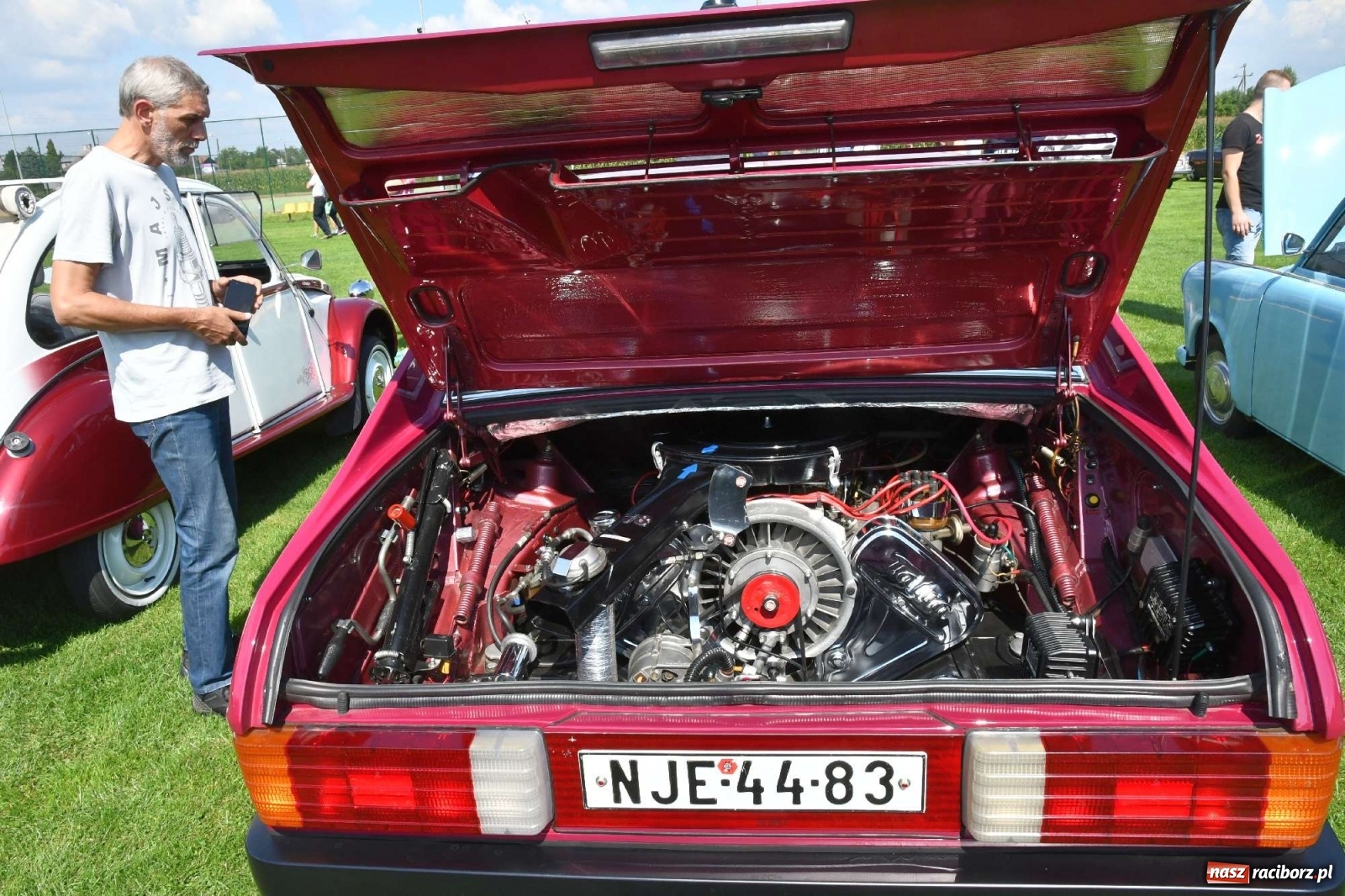 Zdjęcie w galerii na portalu naszraciborz.pl: W Zabełkowie i Tworkowie pokaz historii motoryzacji [FOTO i WIDEO] wiadomości z regionu