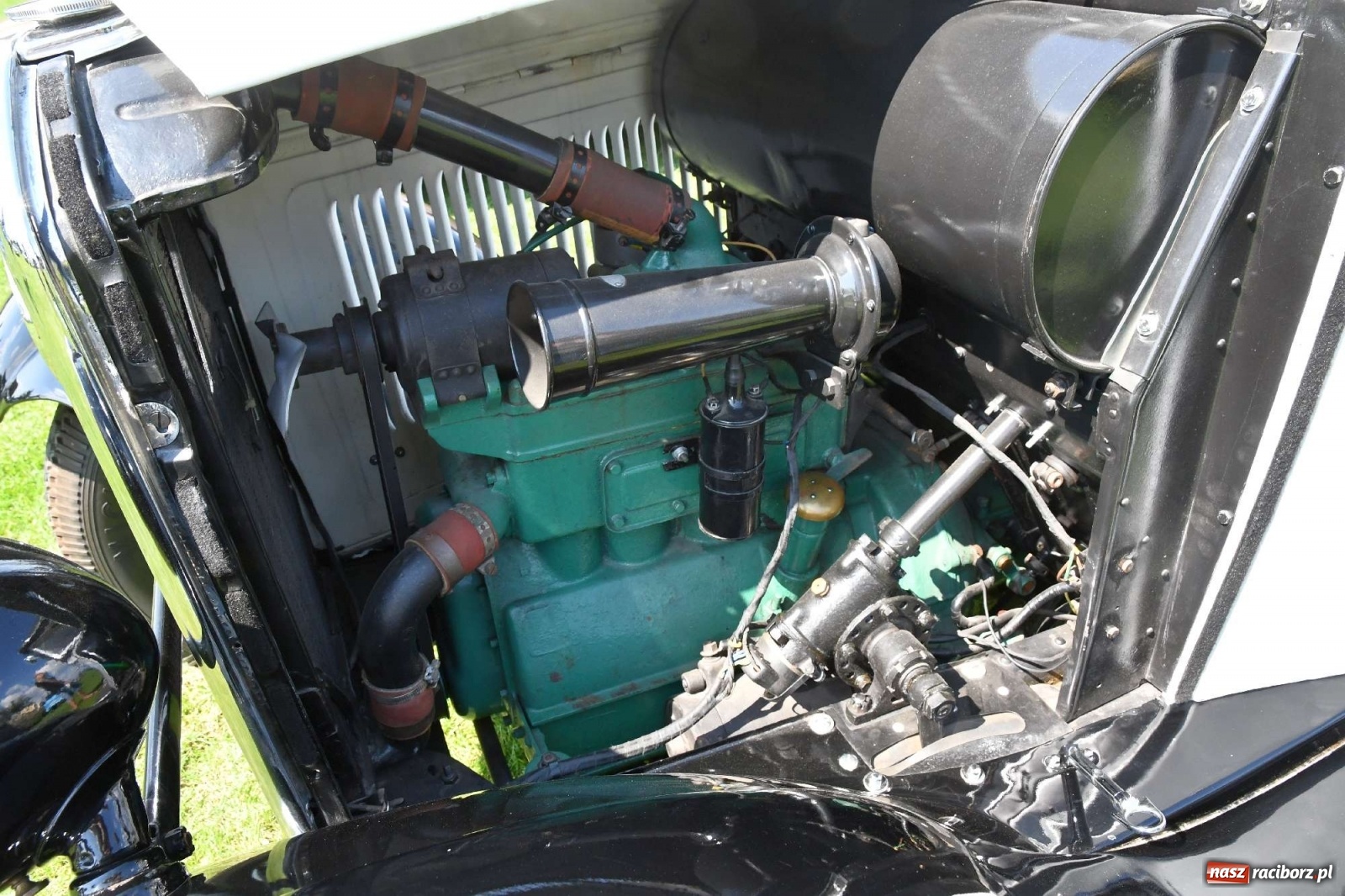 Zdjęcie w galerii na portalu naszraciborz.pl: W Zabełkowie i Tworkowie pokaz historii motoryzacji [FOTO i WIDEO] wiadomości z regionu