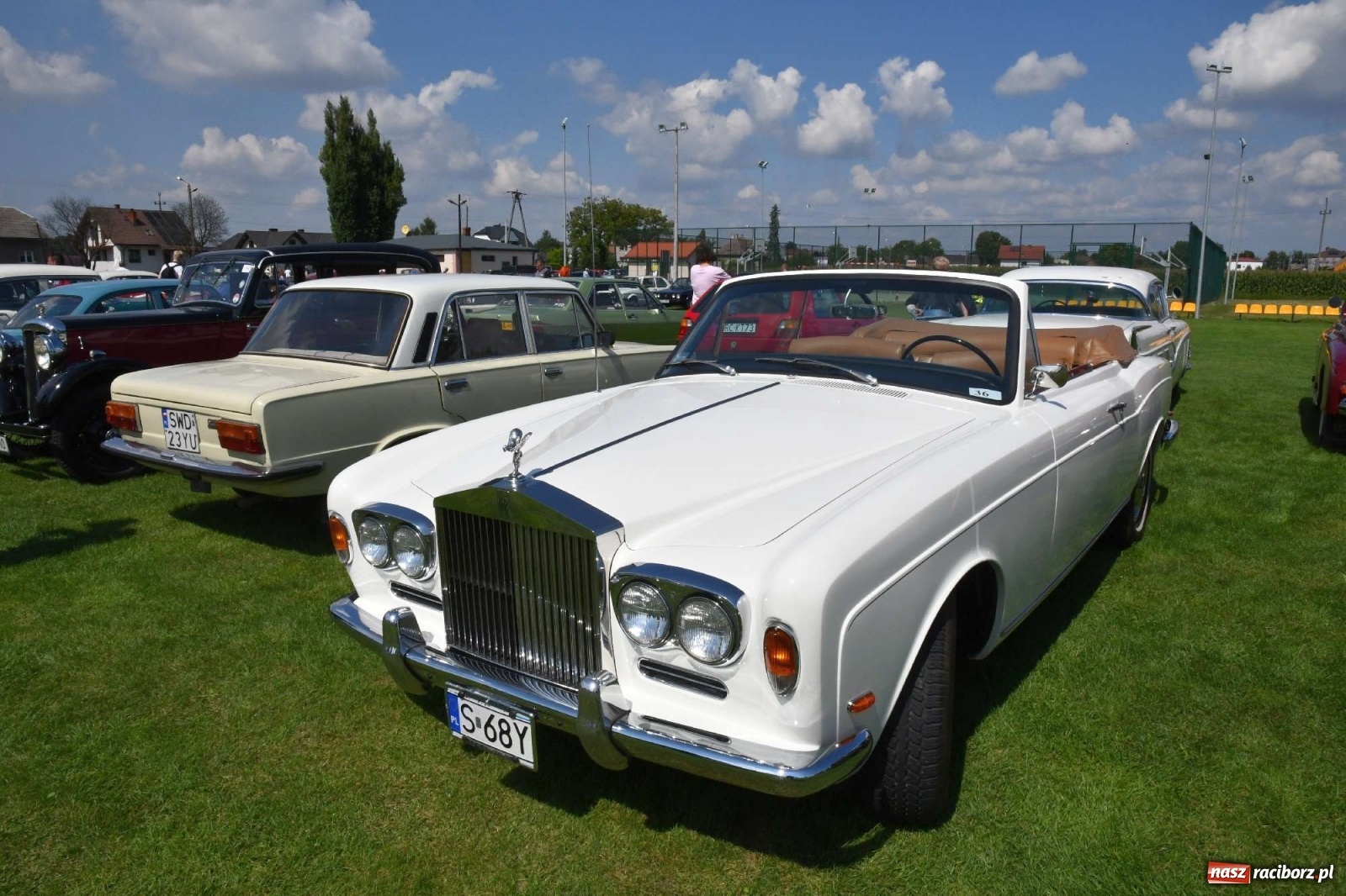 Zdjęcie w galerii na portalu naszraciborz.pl: W Zabełkowie i Tworkowie pokaz historii motoryzacji [FOTO i WIDEO] wiadomości z regionu