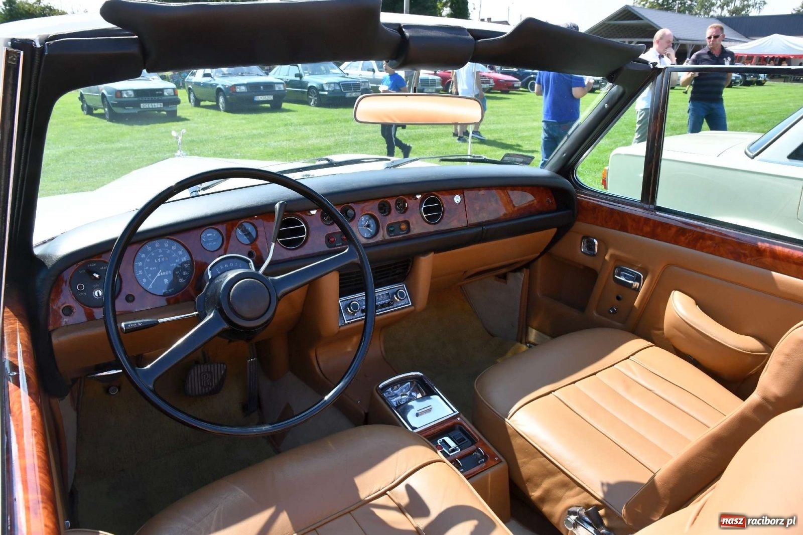 Zdjęcie w galerii na portalu naszraciborz.pl: W Zabełkowie i Tworkowie pokaz historii motoryzacji [FOTO i WIDEO] wiadomości z regionu