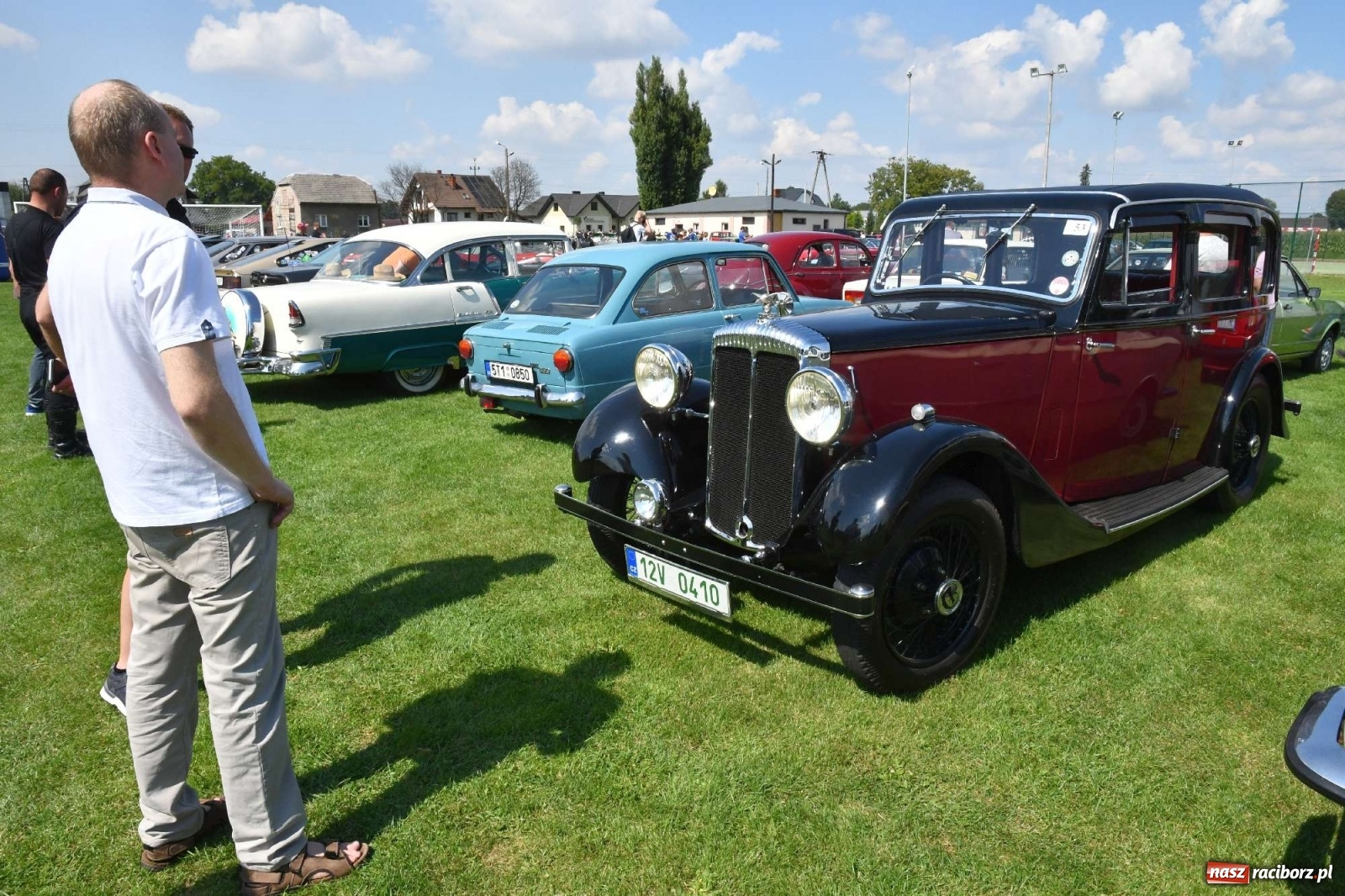 Zdjęcie w galerii na portalu naszraciborz.pl: W Zabełkowie i Tworkowie pokaz historii motoryzacji [FOTO i WIDEO] wiadomości z regionu