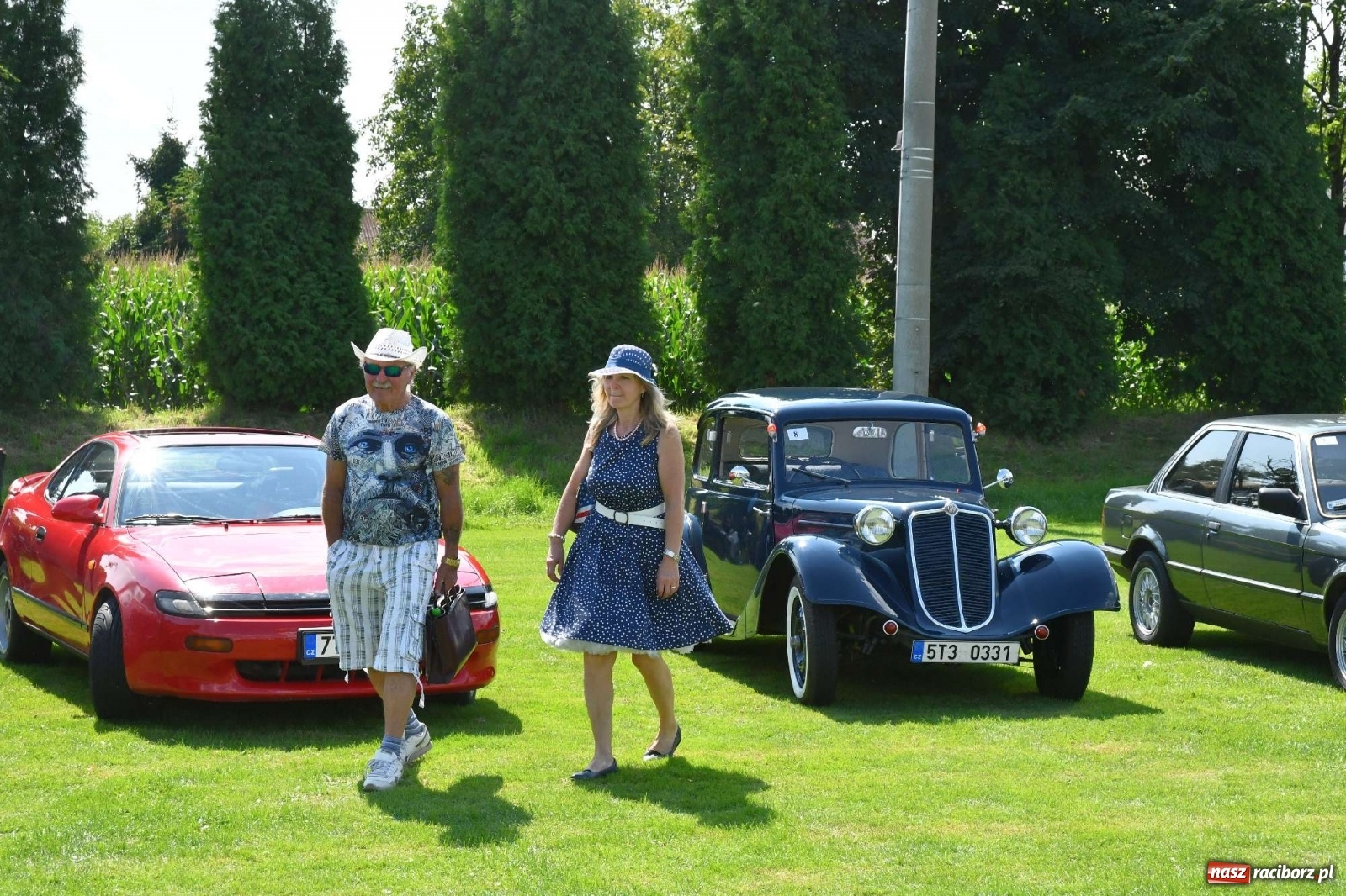 Zdjęcie w galerii na portalu naszraciborz.pl: W Zabełkowie i Tworkowie pokaz historii motoryzacji [FOTO i WIDEO] wiadomości z regionu