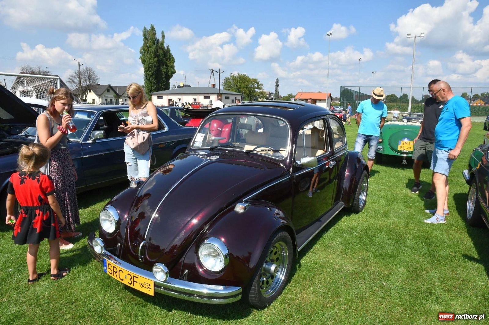 Zdjęcie w galerii na portalu naszraciborz.pl: W Zabełkowie i Tworkowie pokaz historii motoryzacji [FOTO i WIDEO] wiadomości z regionu