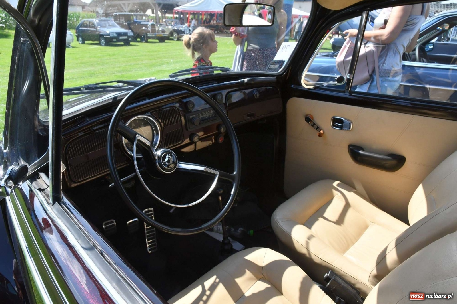 Zdjęcie w galerii na portalu naszraciborz.pl: W Zabełkowie i Tworkowie pokaz historii motoryzacji [FOTO i WIDEO] wiadomości z regionu