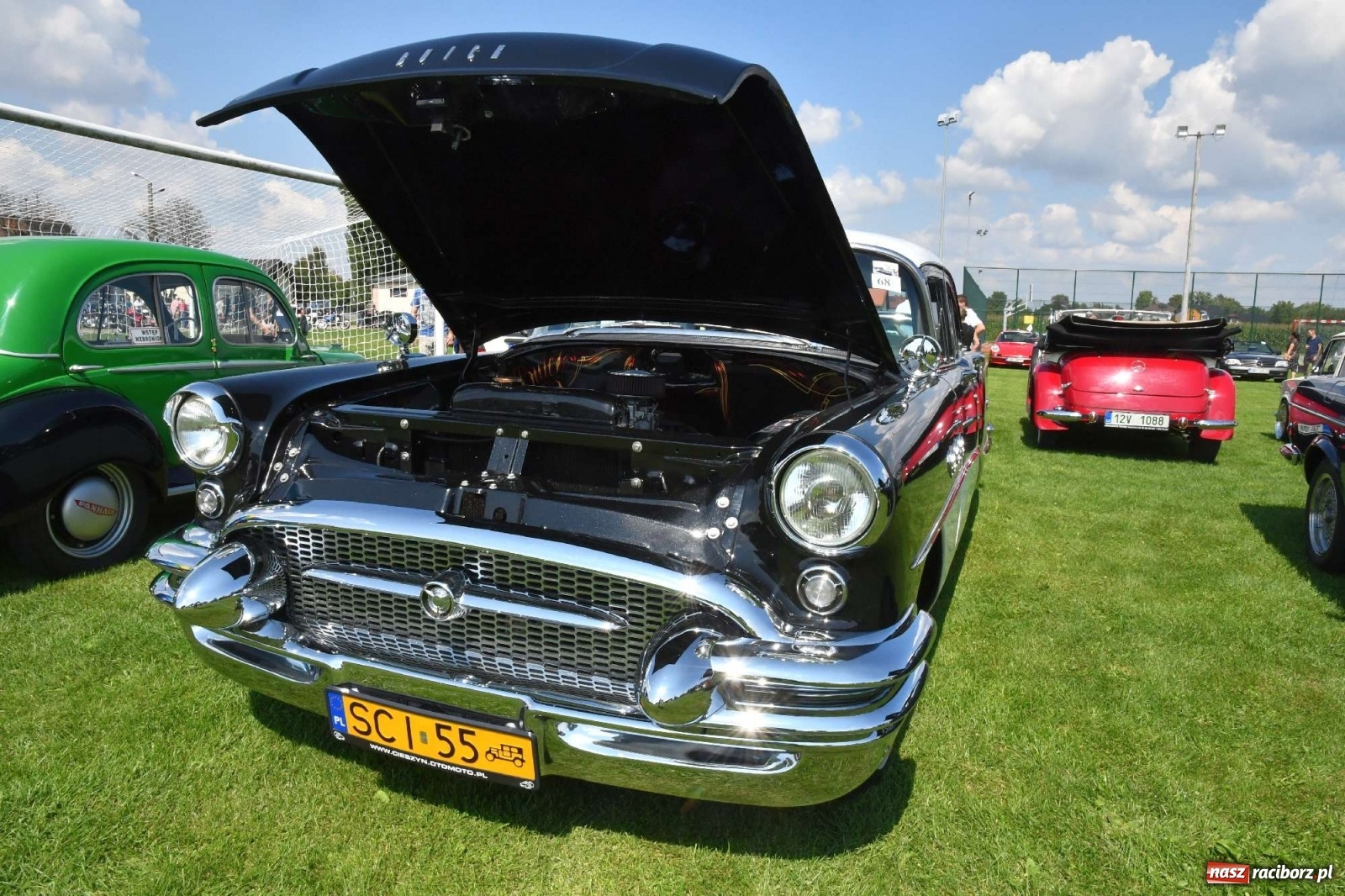 Zdjęcie w galerii na portalu naszraciborz.pl: W Zabełkowie i Tworkowie pokaz historii motoryzacji [FOTO i WIDEO] wiadomości z regionu