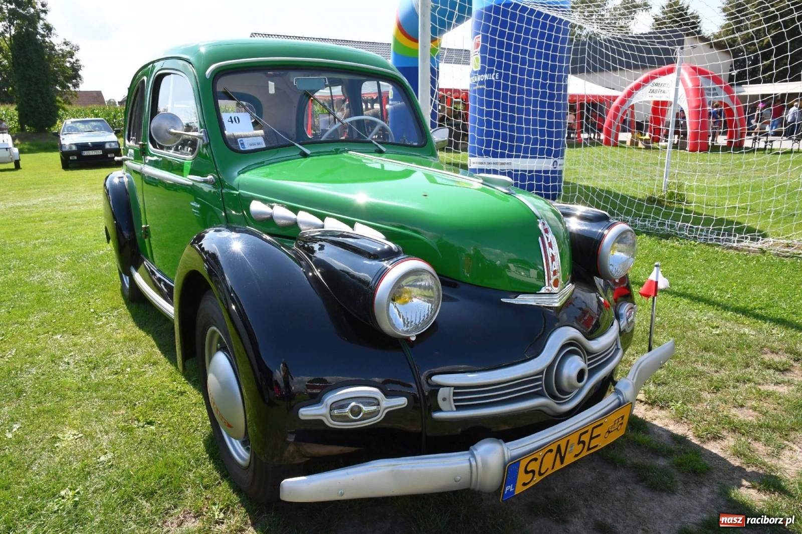 Zdjęcie w galerii na portalu naszraciborz.pl: W Zabełkowie i Tworkowie pokaz historii motoryzacji [FOTO i WIDEO] wiadomości z regionu