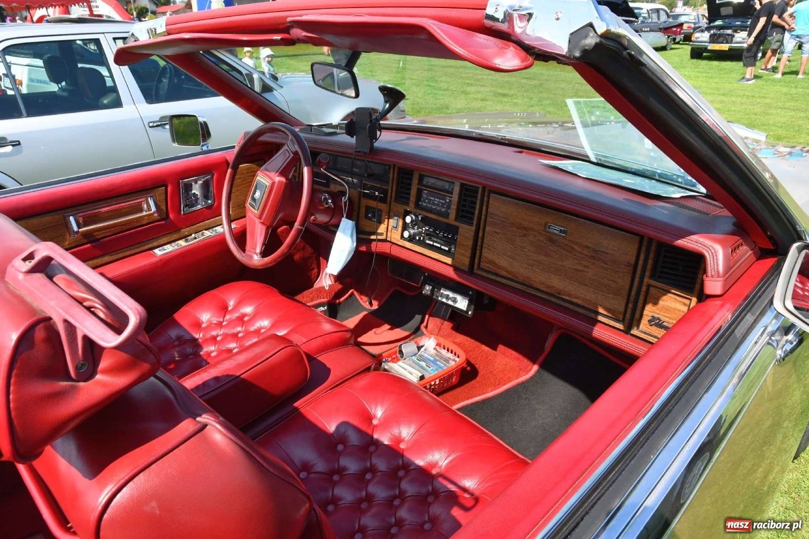 Zdjęcie w galerii na portalu naszraciborz.pl: W Zabełkowie i Tworkowie pokaz historii motoryzacji [FOTO i WIDEO] wiadomości z regionu