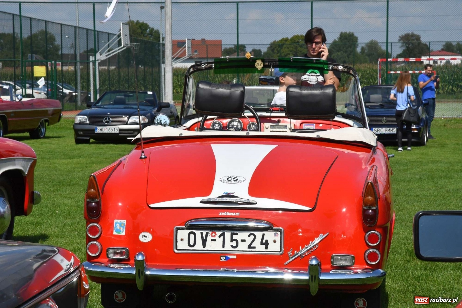 Zdjęcie w galerii na portalu naszraciborz.pl: W Zabełkowie i Tworkowie pokaz historii motoryzacji [FOTO i WIDEO] wiadomości z regionu