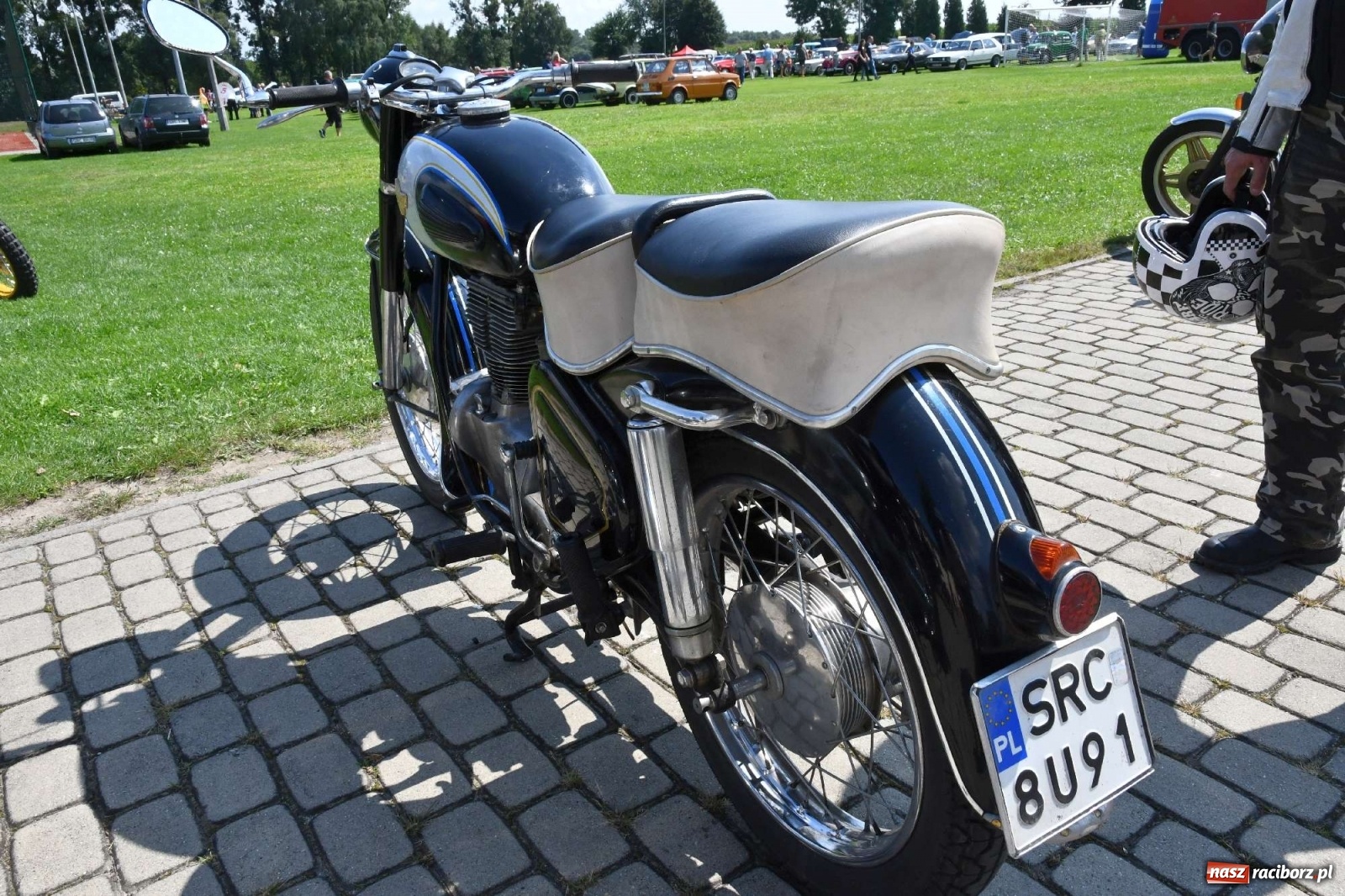 Zdjęcie w galerii na portalu naszraciborz.pl: W Zabełkowie i Tworkowie pokaz historii motoryzacji [FOTO i WIDEO] wiadomości z regionu