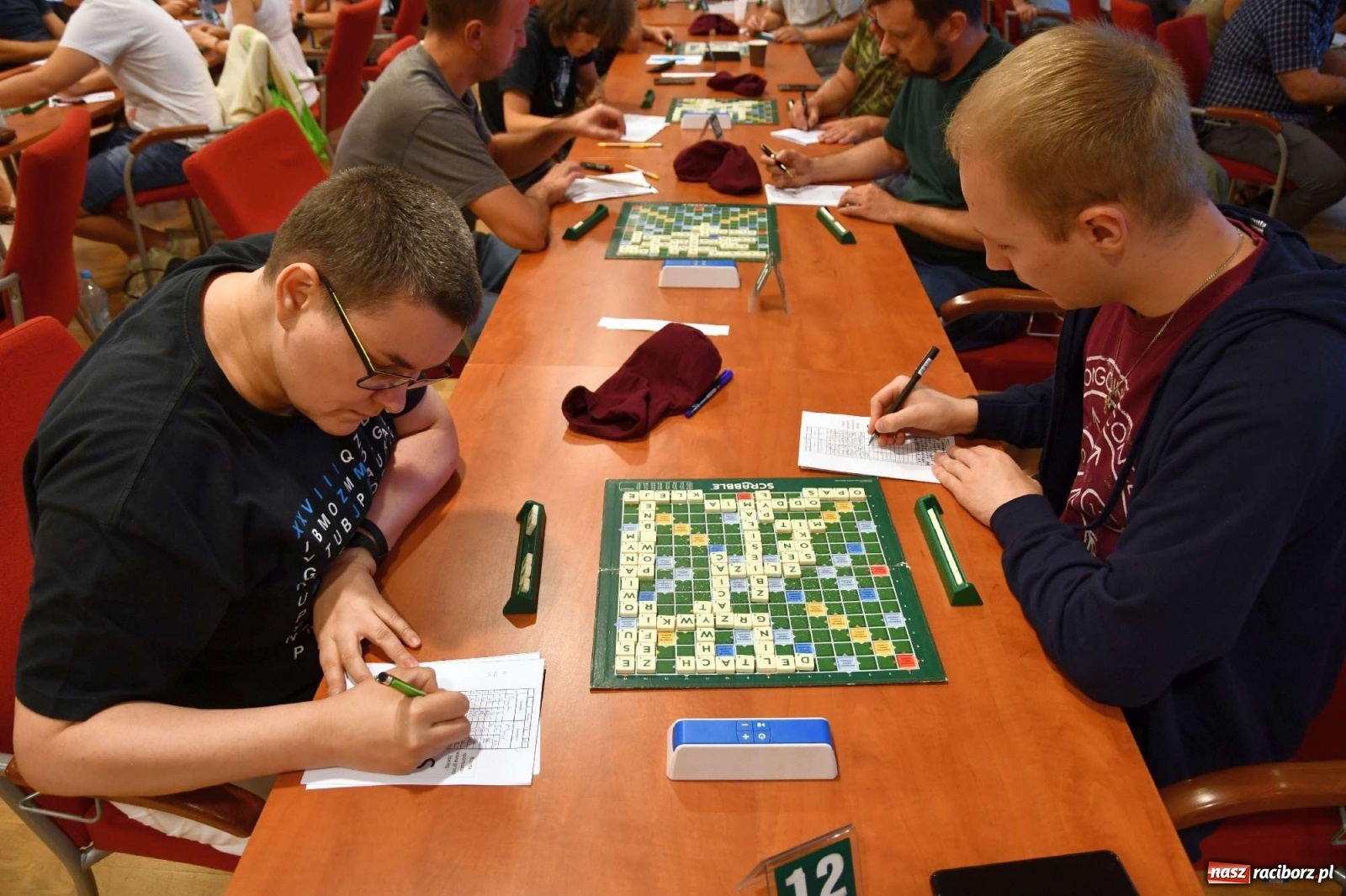 Zdjęcie w galerii na portalu naszraciborz.pl: Mistrzowie w układaniu słów rywalizują na raciborskim zamku wiadomości z regionu