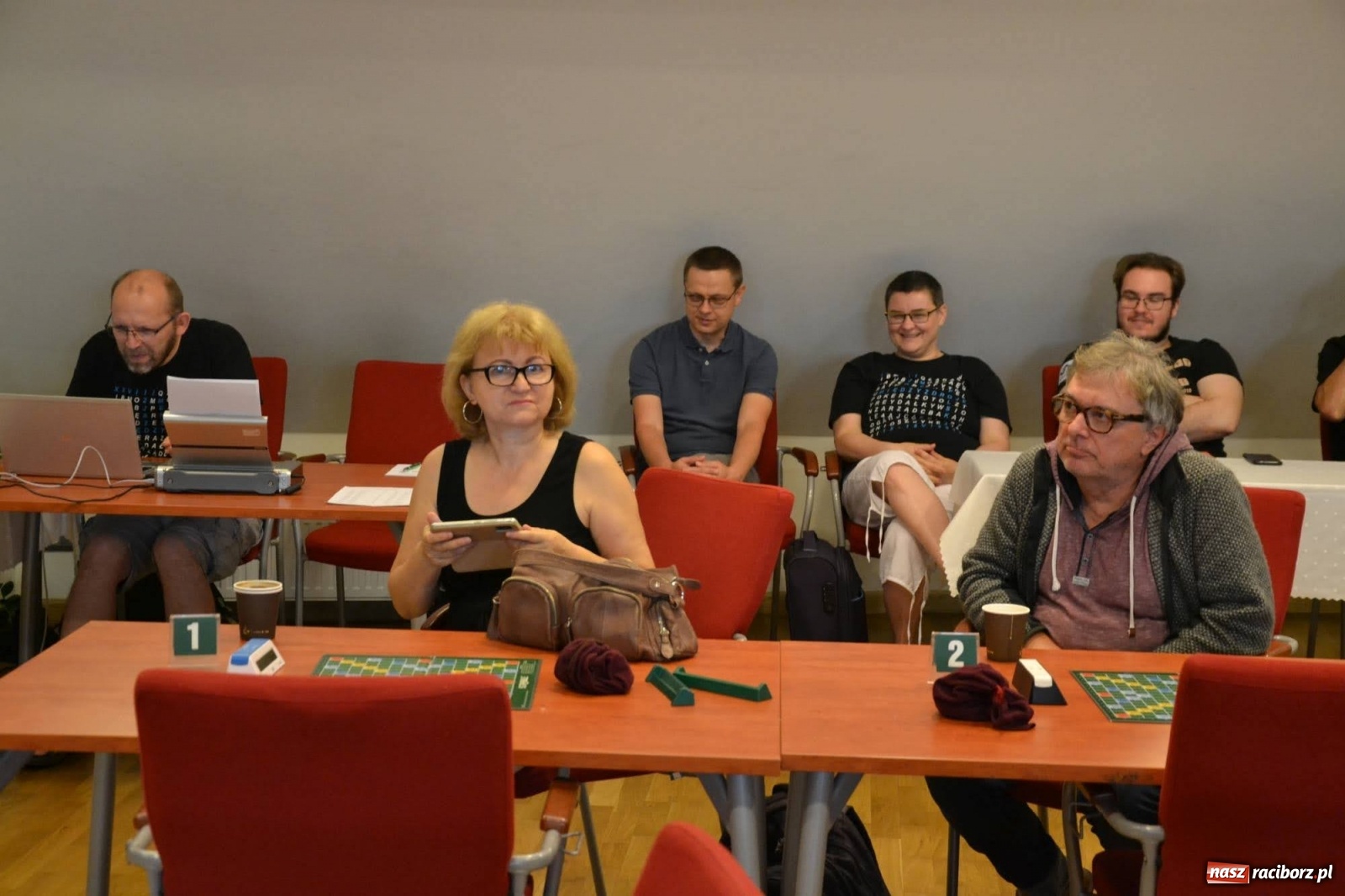 Zdjęcie w galerii na portalu naszraciborz.pl: Mistrzowie w układaniu słów rywalizują na raciborskim zamku wiadomości z regionu