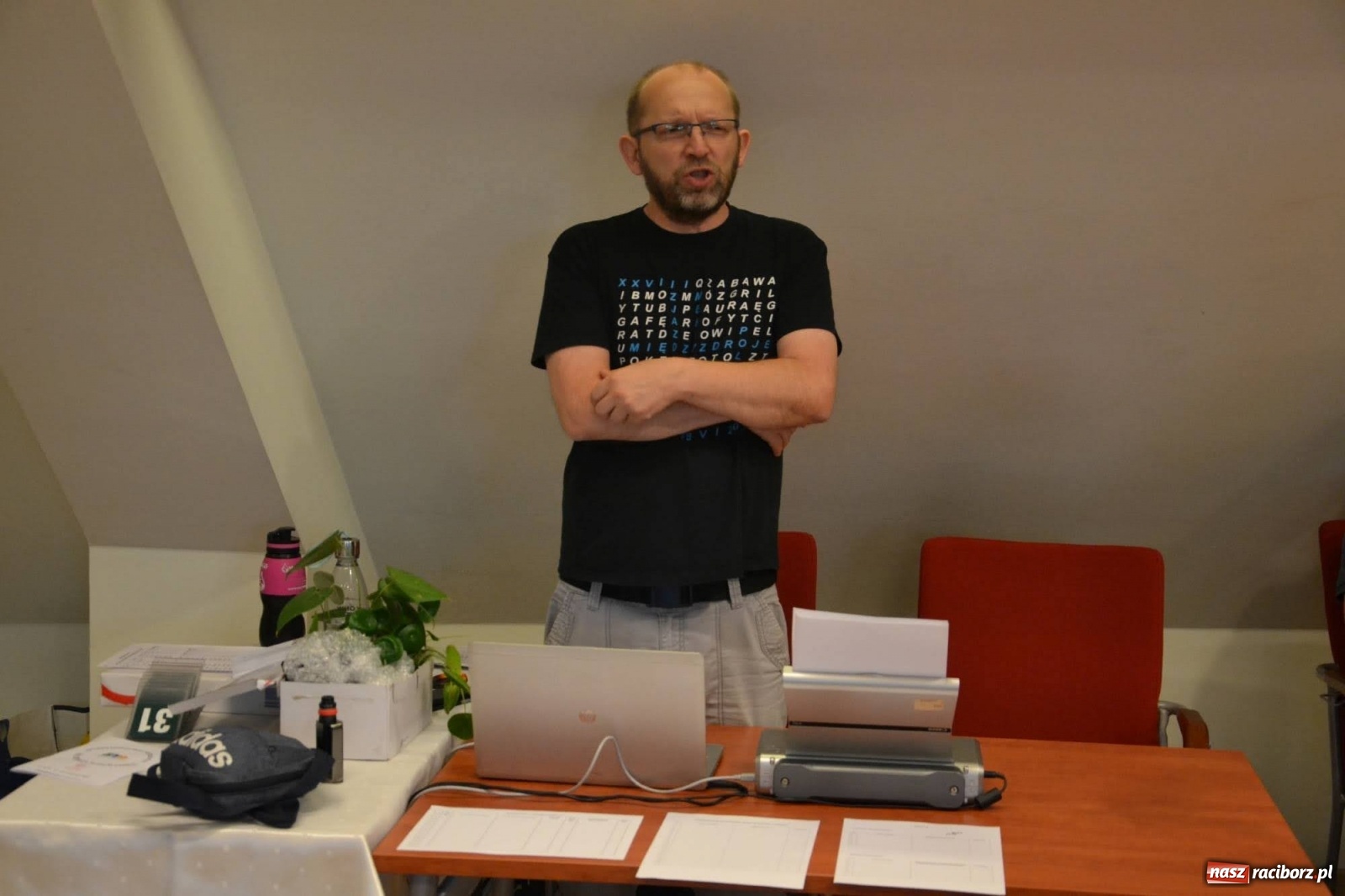 Zdjęcie w galerii na portalu naszraciborz.pl: Mistrzowie w układaniu słów rywalizują na raciborskim zamku wiadomości z regionu