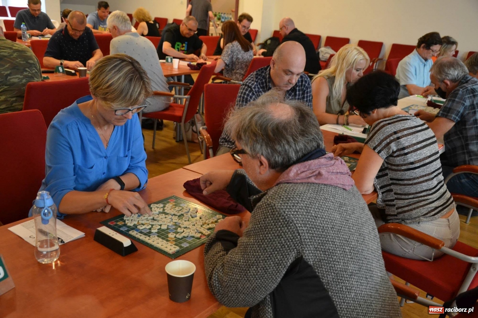 Zdjęcie w galerii na portalu naszraciborz.pl: Mistrzowie w układaniu słów rywalizują na raciborskim zamku wiadomości z regionu