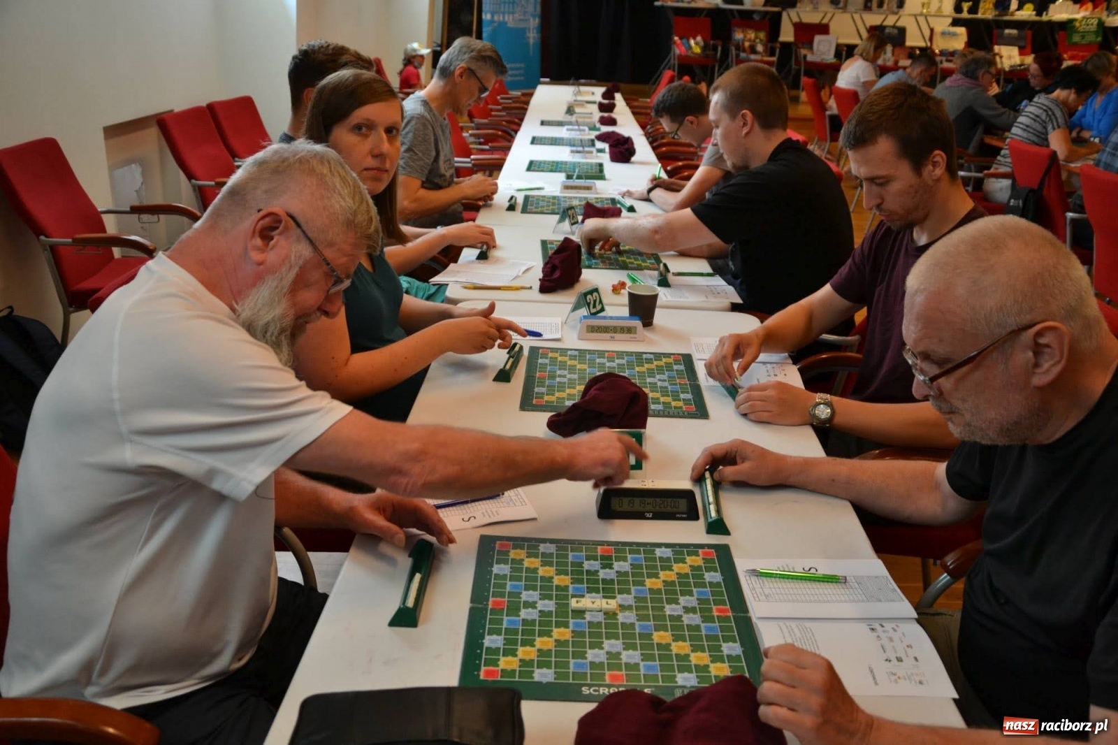 Zdjęcie w galerii na portalu naszraciborz.pl: Mistrzowie w układaniu słów rywalizują na raciborskim zamku wiadomości z regionu