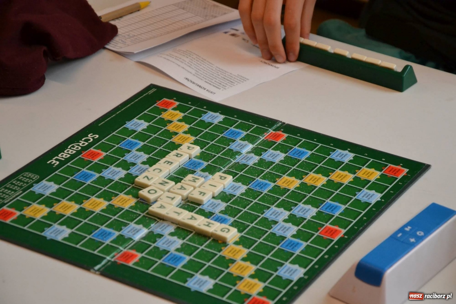 Zdjęcie w galerii na portalu naszraciborz.pl: Mistrzowie w układaniu słów rywalizują na raciborskim zamku wiadomości z regionu