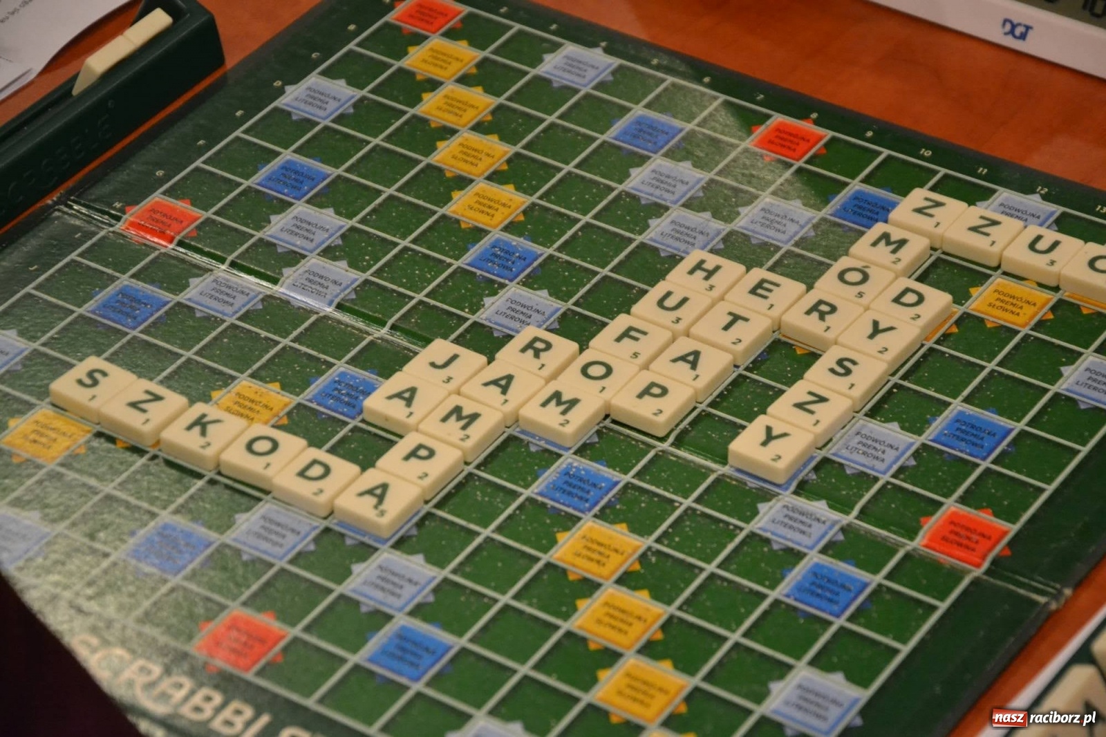 Zdjęcie w galerii na portalu naszraciborz.pl: Mistrzowie w układaniu słów rywalizują na raciborskim zamku wiadomości z regionu