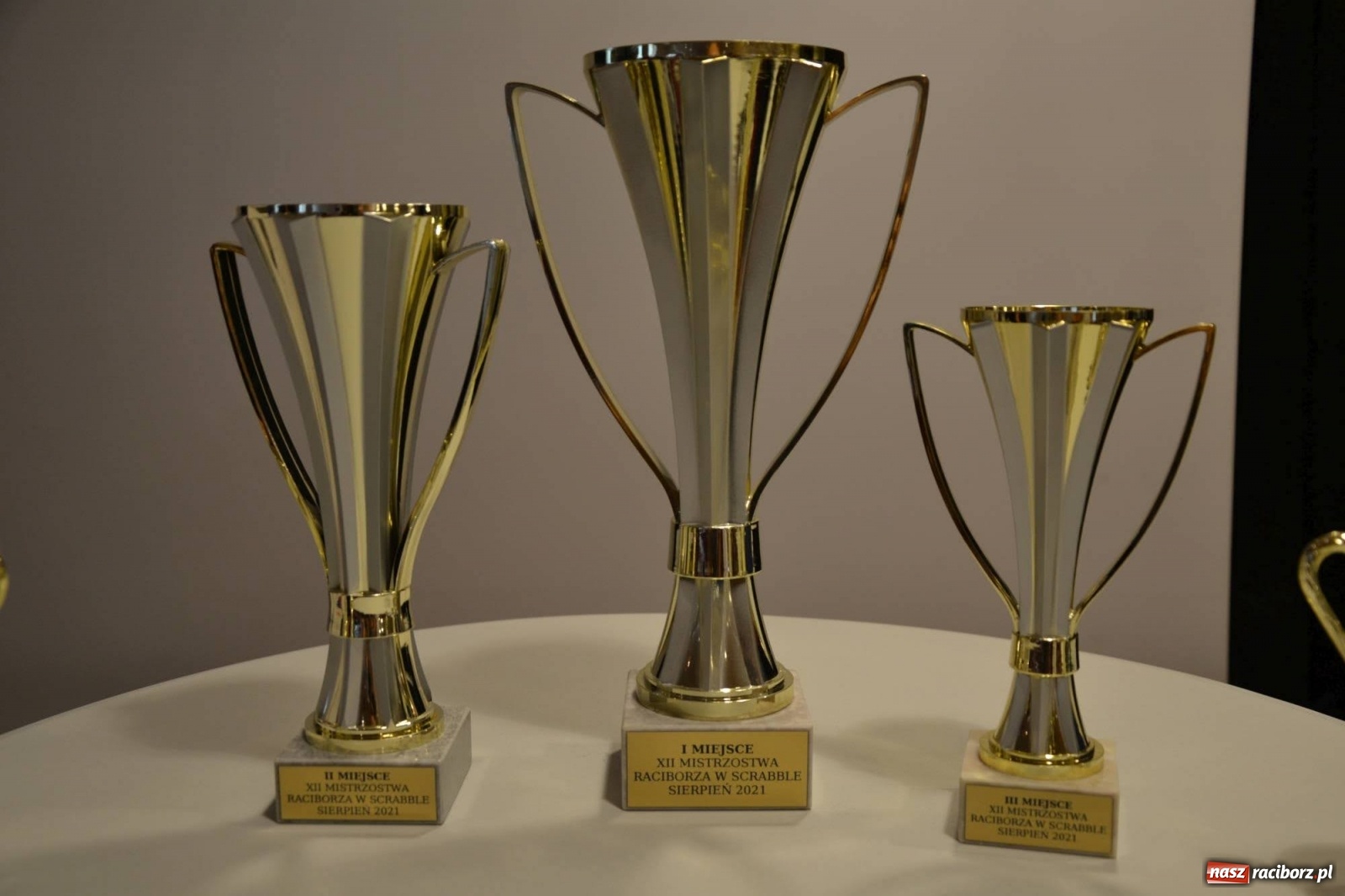 Zdjęcie w galerii na portalu naszraciborz.pl: Mistrzowie w układaniu słów rywalizują na raciborskim zamku wiadomości z regionu