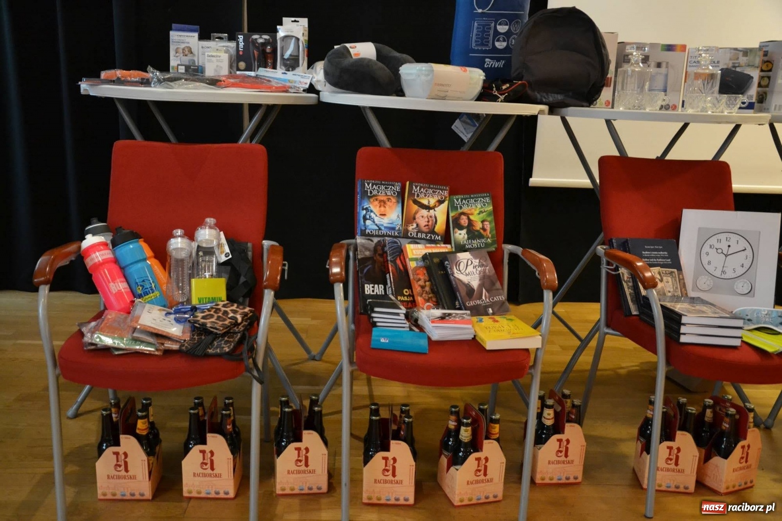 Zdjęcie w galerii na portalu naszraciborz.pl: Mistrzowie w układaniu słów rywalizują na raciborskim zamku wiadomości z regionu