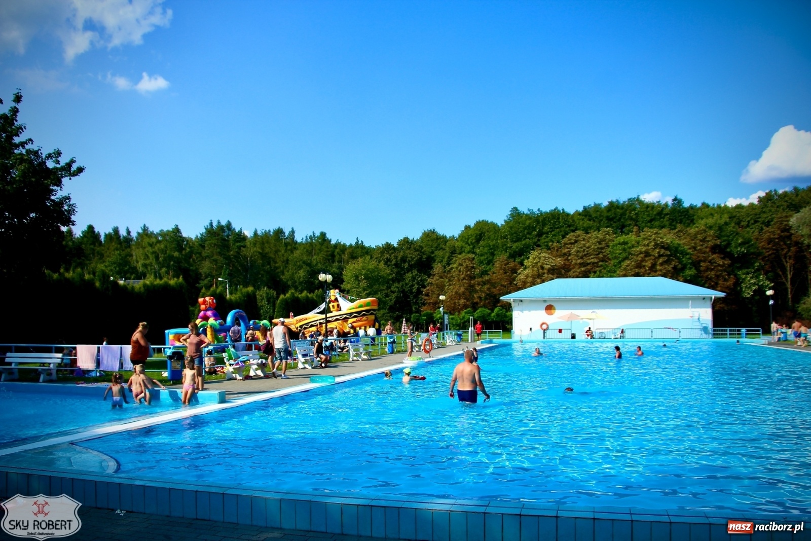 Zdjęcie w galerii na portalu naszraciborz.pl: Basen pod Oborą jak Karaiby wiadomości z regionu