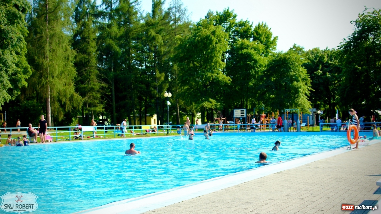 Zdjęcie w galerii na portalu naszraciborz.pl: Basen pod Oborą jak Karaiby wiadomości z regionu