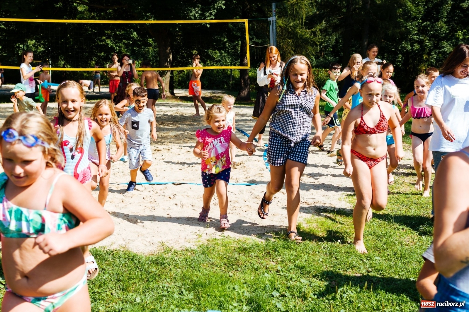 Zdjęcie w galerii na portalu naszraciborz.pl: Basen pod Oborą jak Karaiby wiadomości z regionu