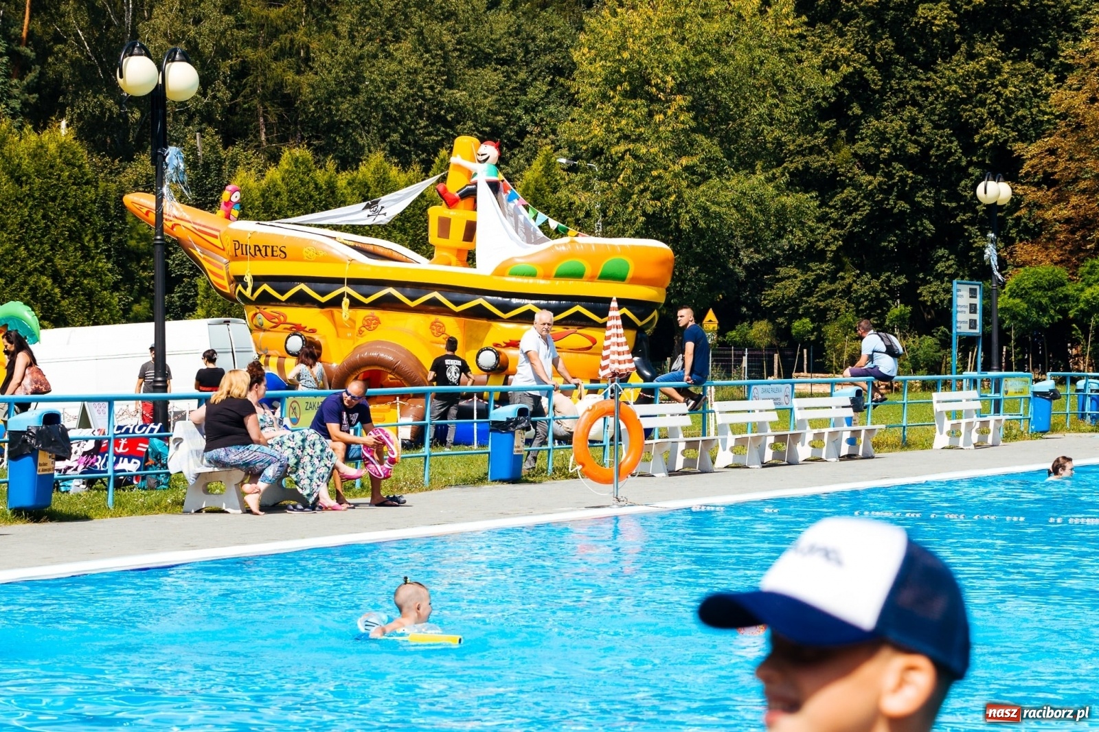 Zdjęcie w galerii na portalu naszraciborz.pl: Basen pod Oborą jak Karaiby wiadomości z regionu