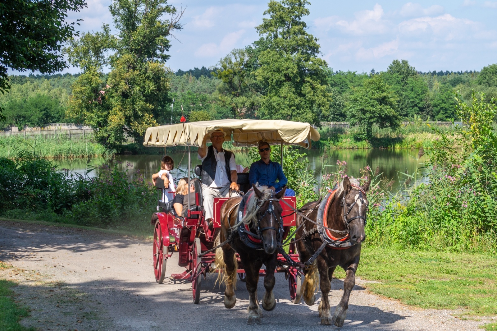 Zdjęcie w galerii na portalu naszraciborz.pl: Sentymentalna podróż w przeszłość Nędzy wiadomości z regionu