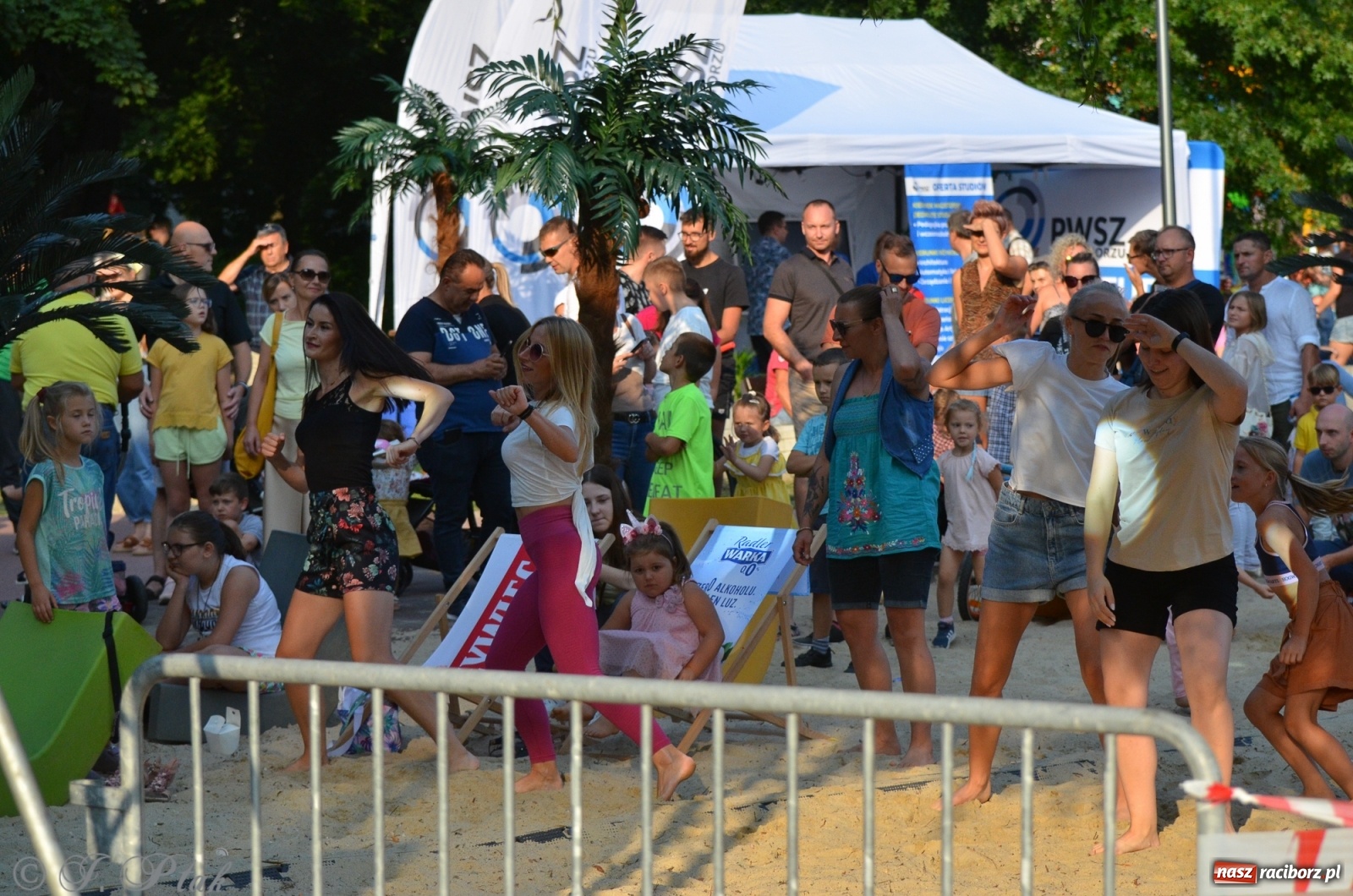 Zdjęcie w galerii na portalu naszraciborz.pl: Nad Odrą jak na Jamajce. Dni Raciborza w rytmach reggae wiadomości z regionu