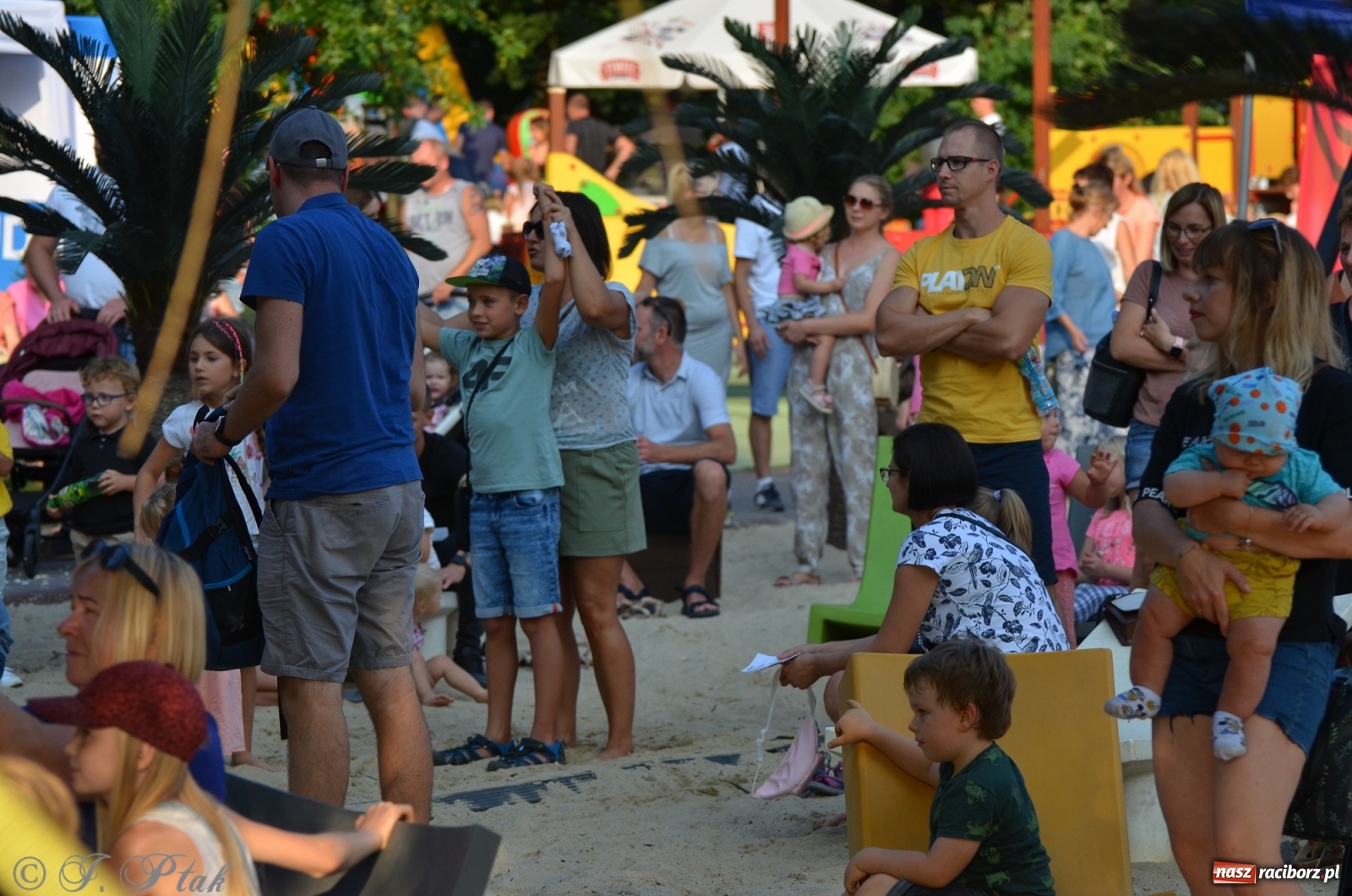 Zdjęcie w galerii na portalu naszraciborz.pl: Nad Odrą jak na Jamajce. Dni Raciborza w rytmach reggae wiadomości z regionu