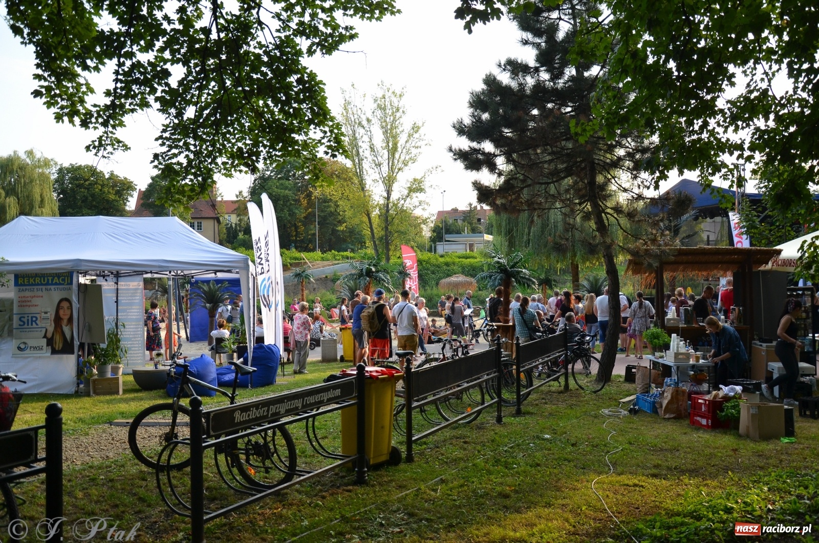 Zdjęcie w galerii na portalu naszraciborz.pl: Nad Odrą jak na Jamajce. Dni Raciborza w rytmach reggae wiadomości z regionu