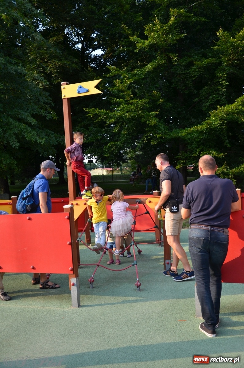 Zdjęcie w galerii na portalu naszraciborz.pl: Nad Odrą jak na Jamajce. Dni Raciborza w rytmach reggae wiadomości z regionu