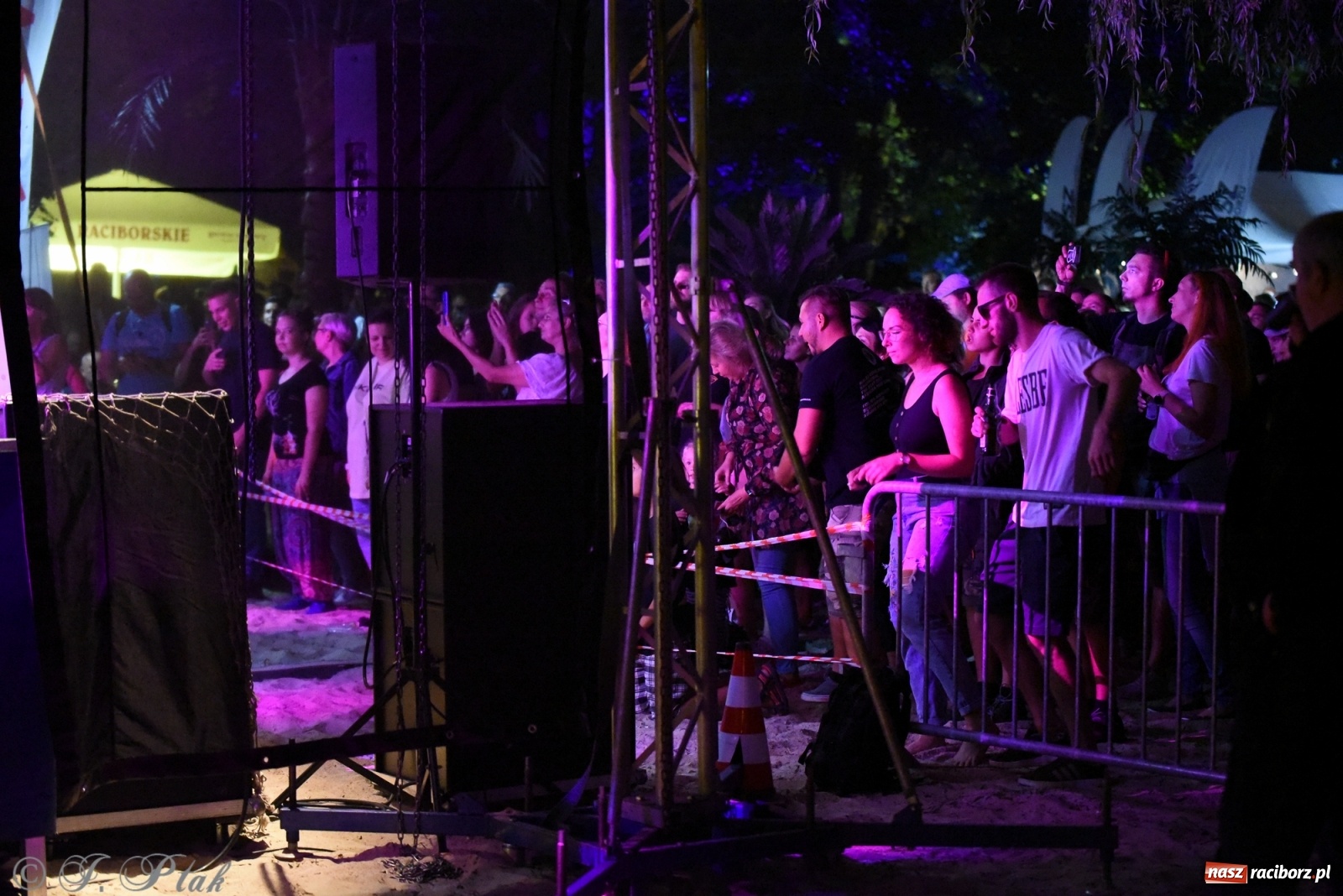 Zdjęcie w galerii na portalu naszraciborz.pl: Nad Odrą jak na Jamajce. Dni Raciborza w rytmach reggae wiadomości z regionu