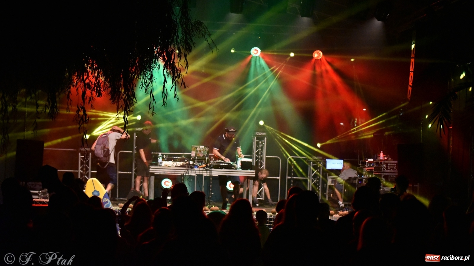 Zdjęcie w galerii na portalu naszraciborz.pl: Nad Odrą jak na Jamajce. Dni Raciborza w rytmach reggae wiadomości z regionu